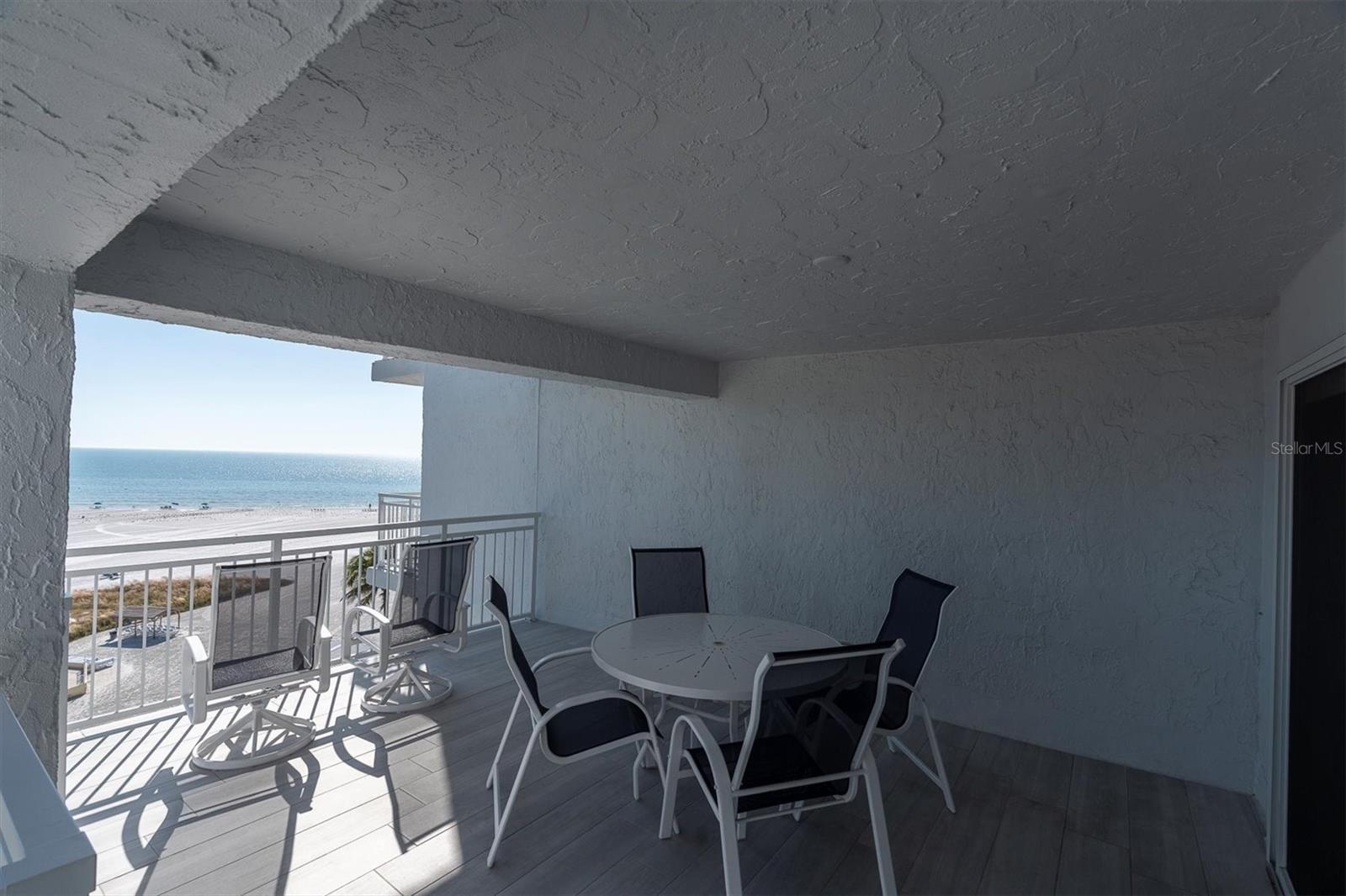 Image 26 of 45 For 5830 Midnight Pass Road 705