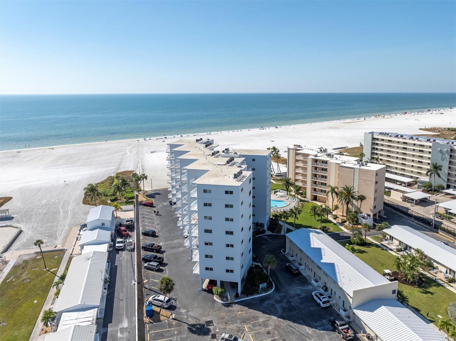 Image 31 of 45 For 5830 Midnight Pass Road 705