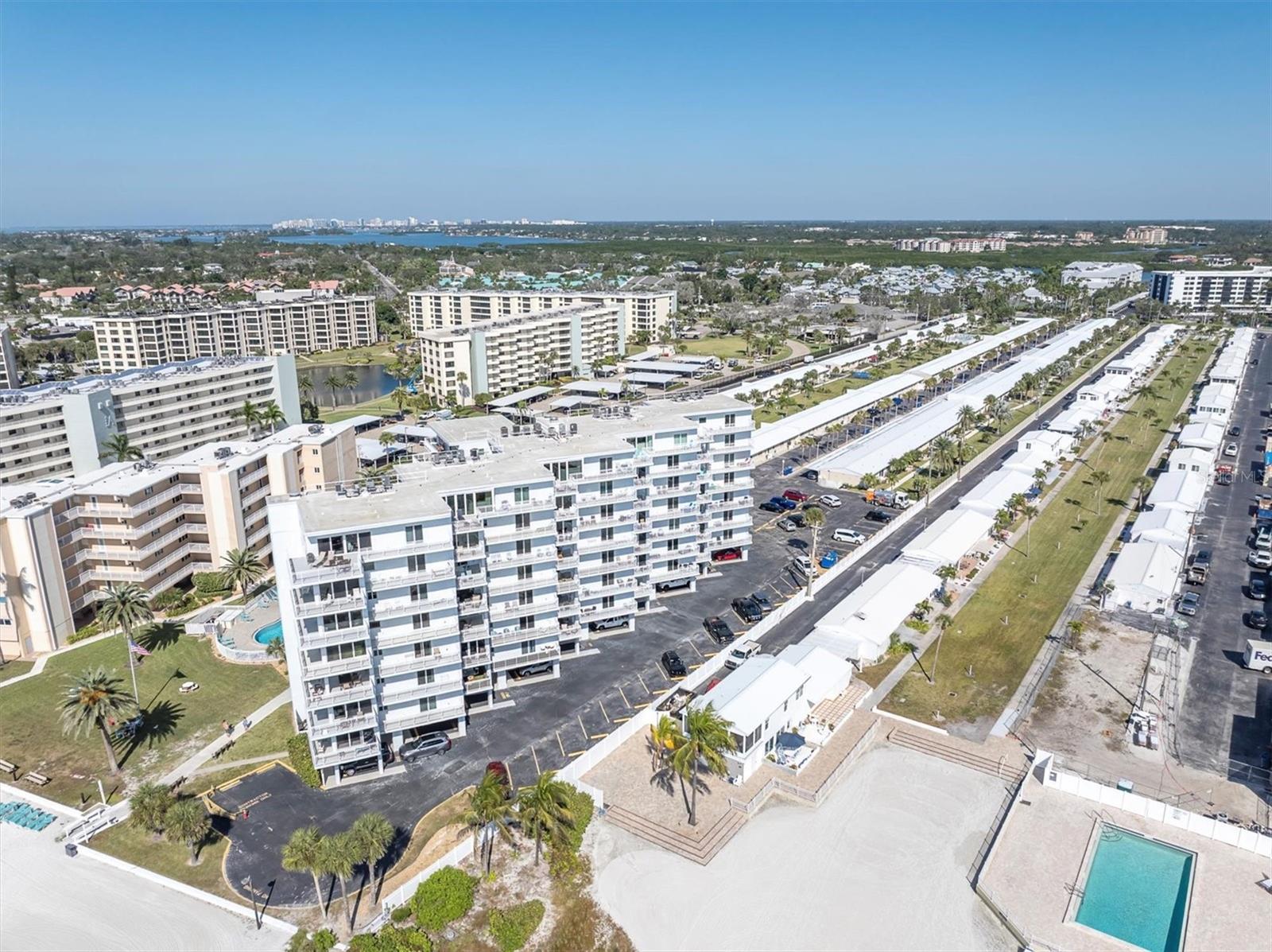 Image 34 of 45 For 5830 Midnight Pass Road 705