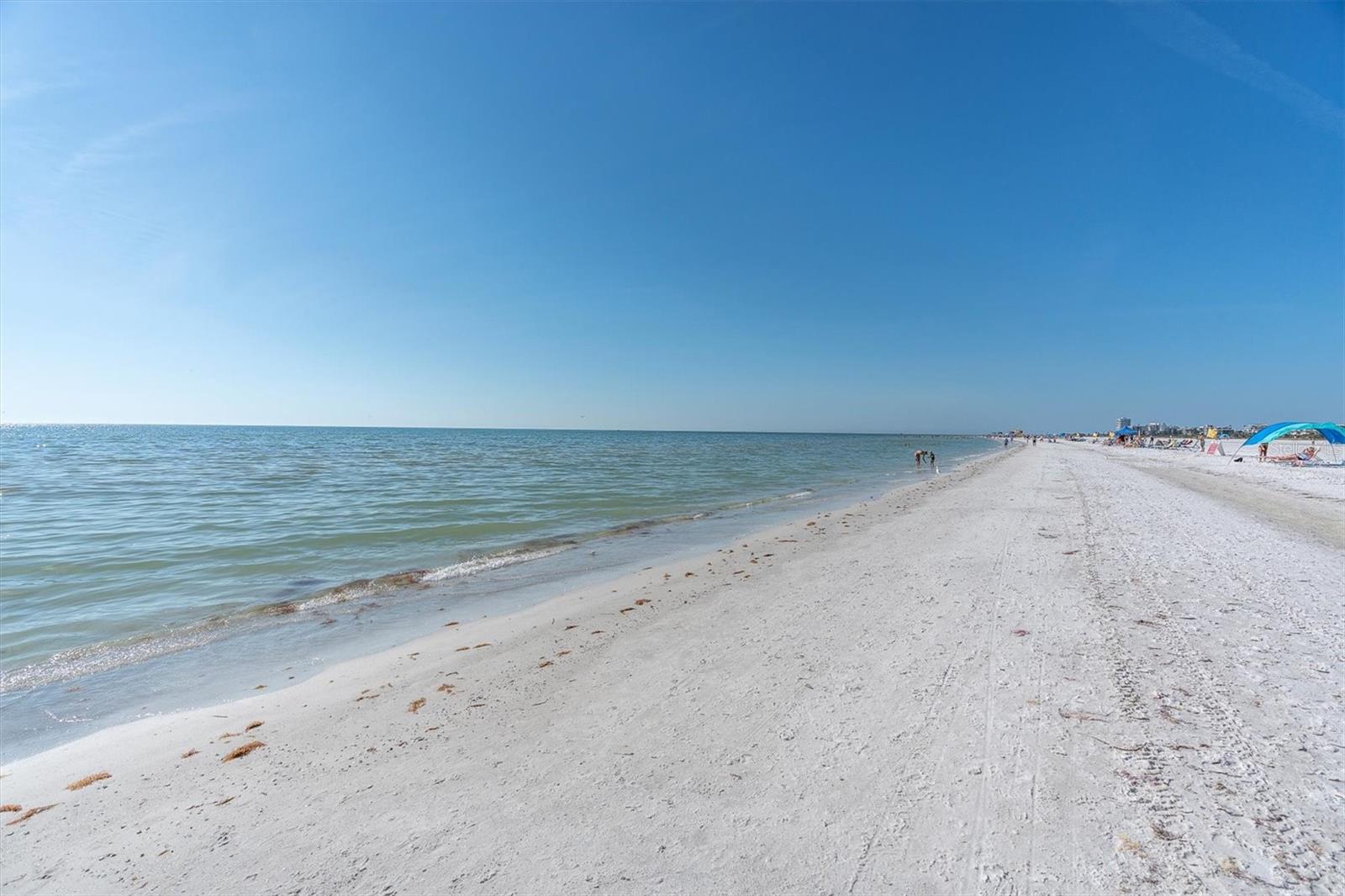 Image 4 of 45 For 5830 Midnight Pass Road 705