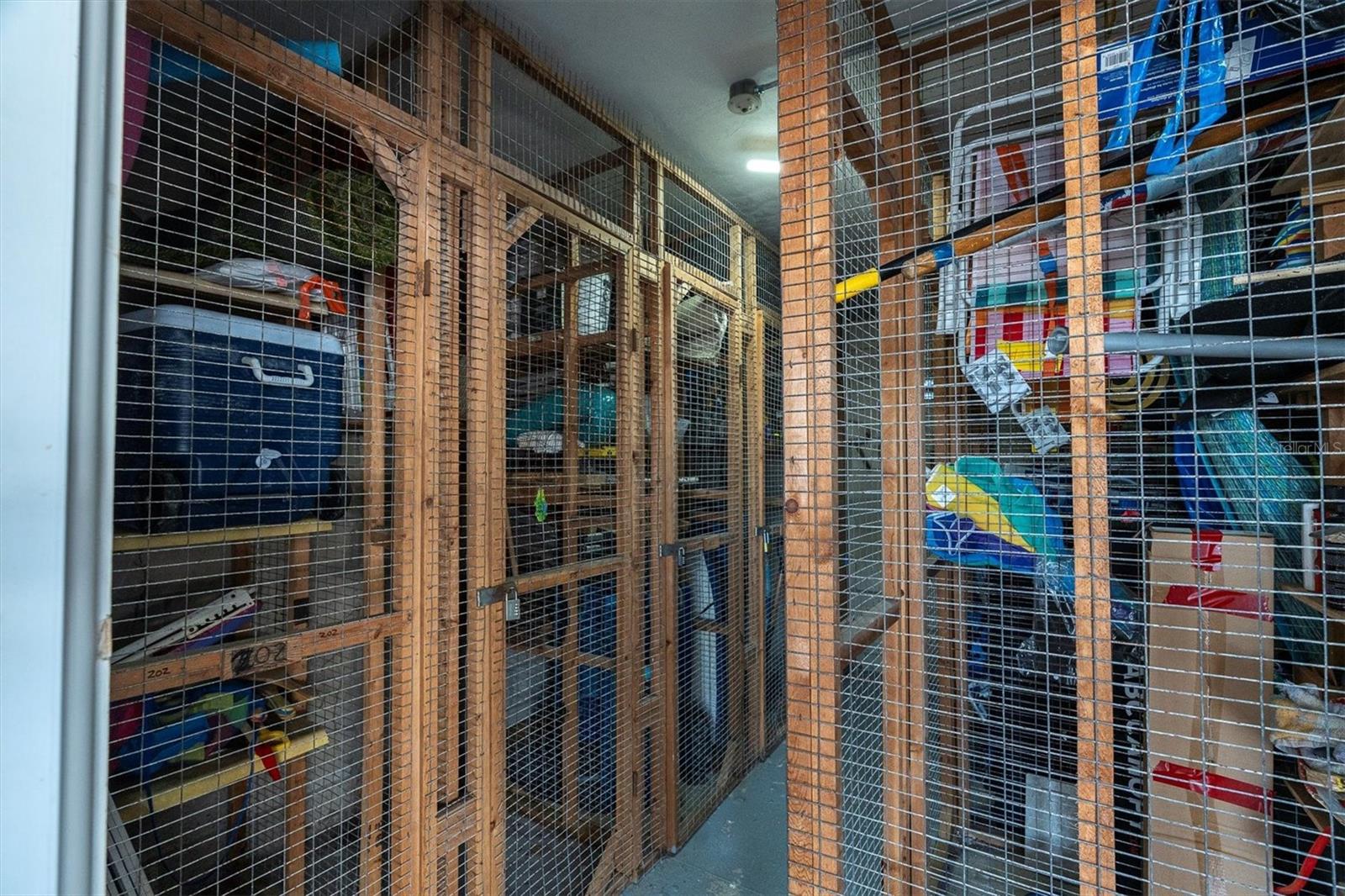 Image 41 of 45 For 5830 Midnight Pass Road 705