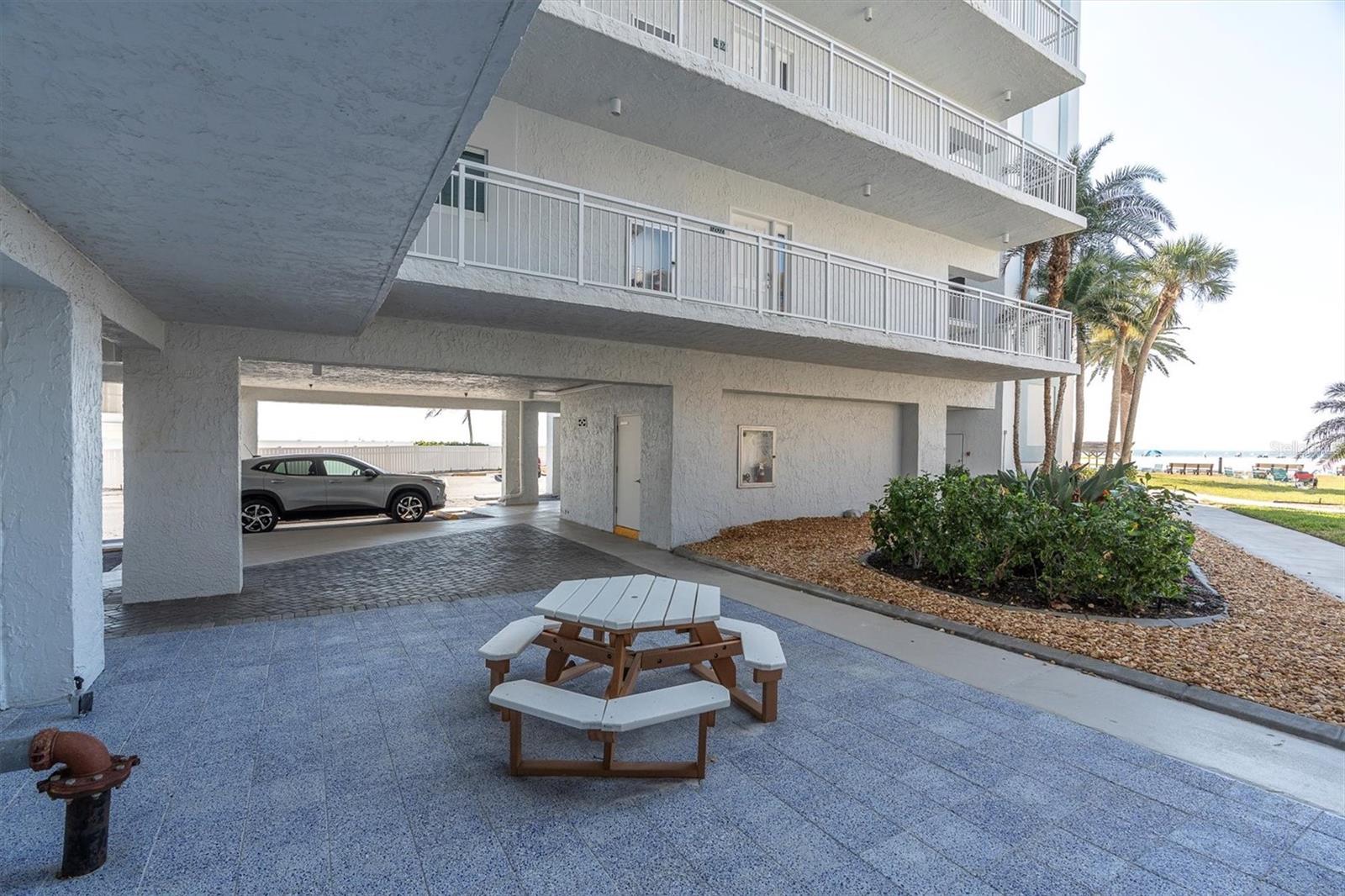 Image 43 of 45 For 5830 Midnight Pass Road 705