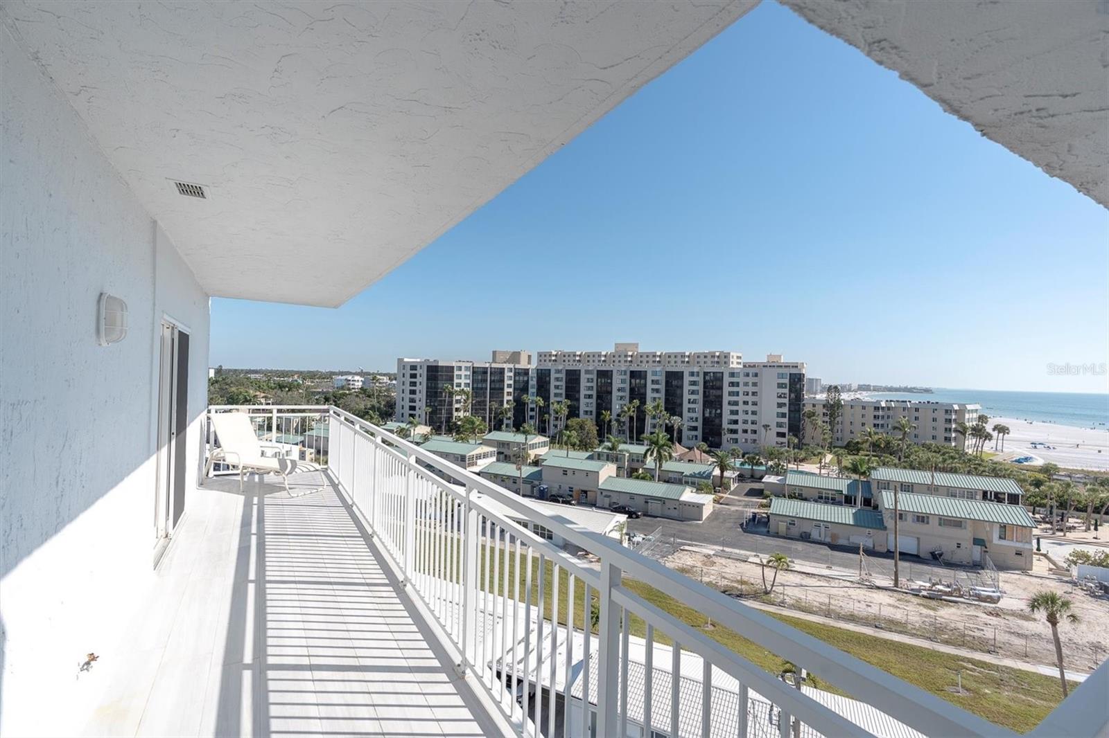 Image 5 of 45 For 5830 Midnight Pass Road 705