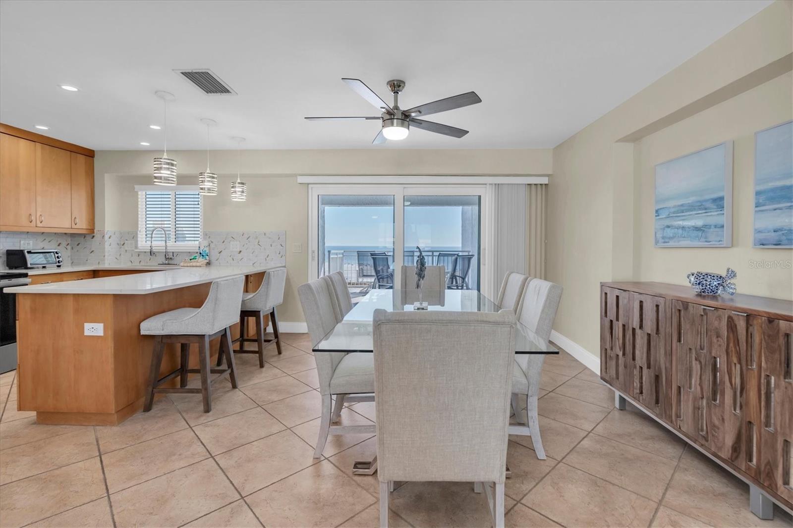 Image 9 of 45 For 5830 Midnight Pass Road 705