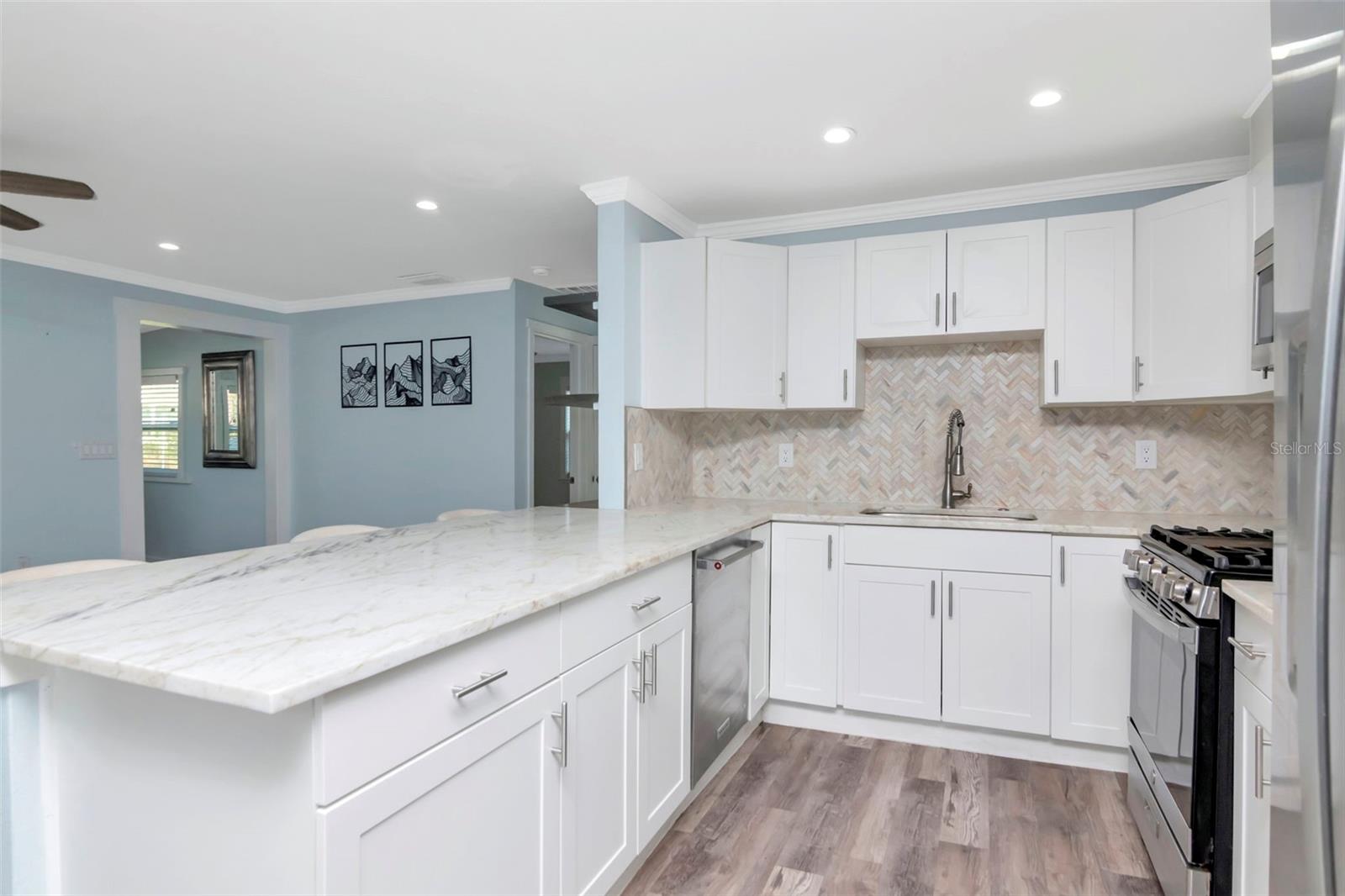 Image 7 of 19 For 3814 6th Avenue N