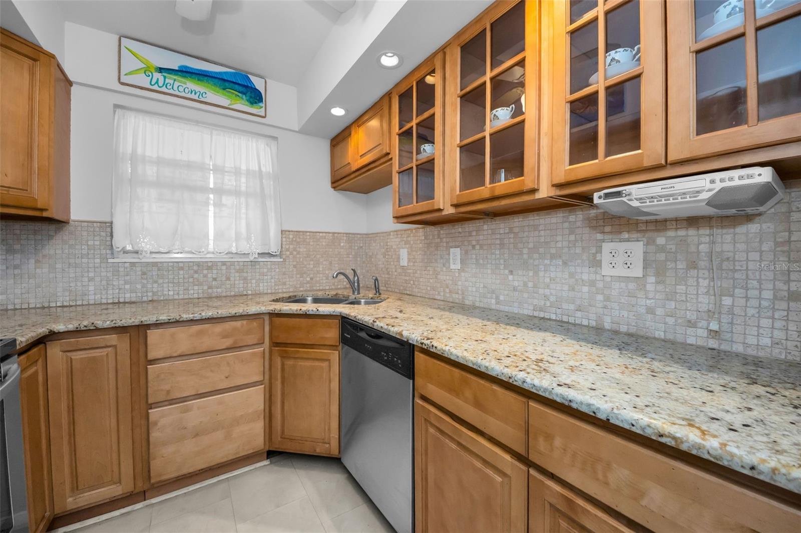 Image 13 of 76 For 421 Windrush Bay Drive 421