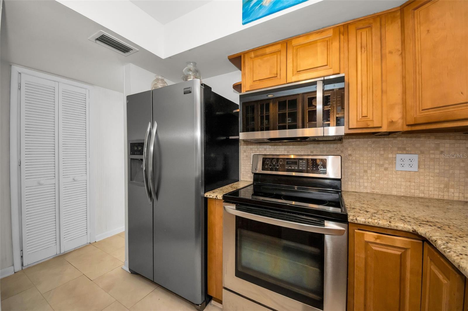 Image 17 of 76 For 421 Windrush Bay Drive 421