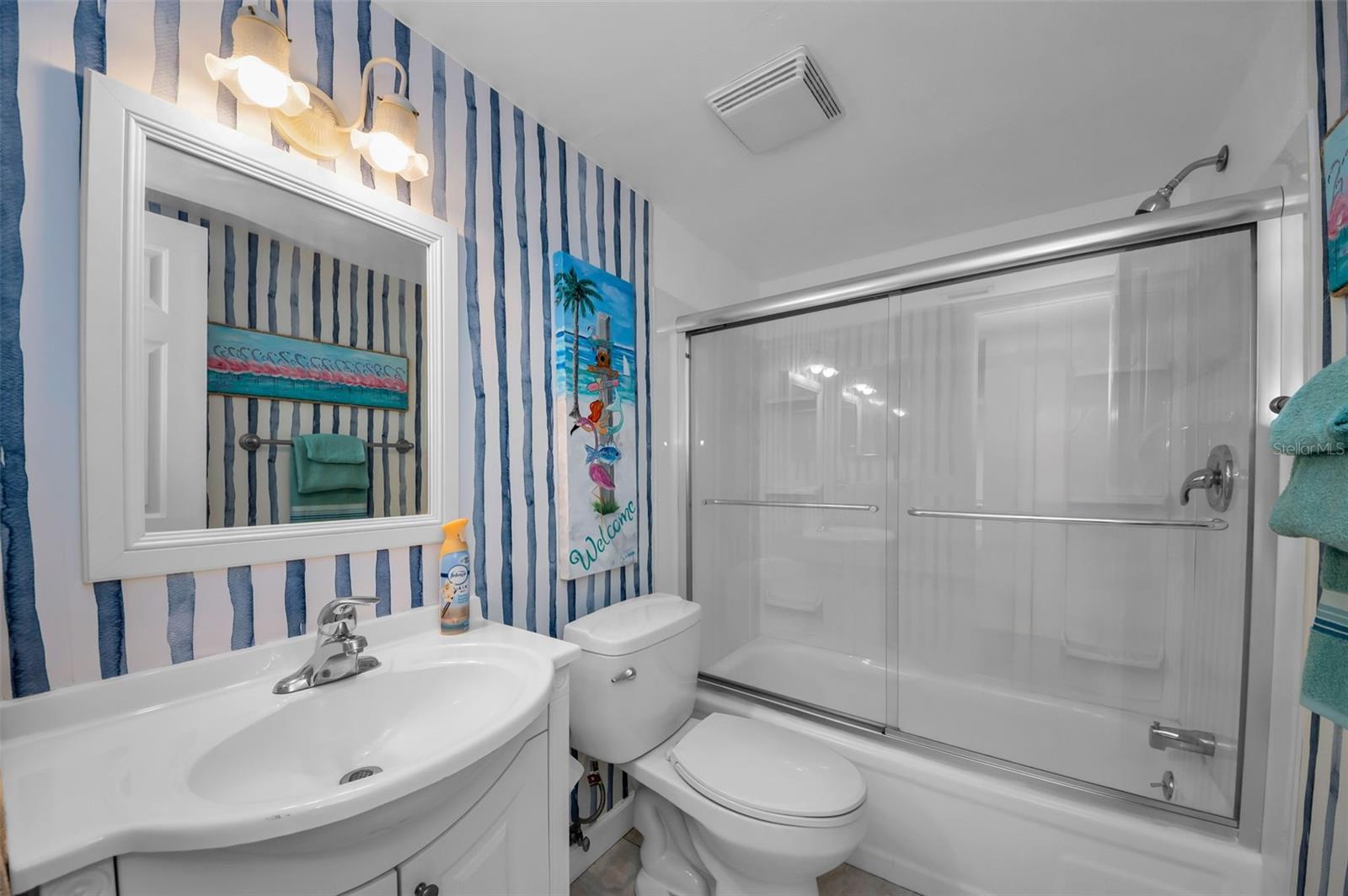 Image 28 of 76 For 421 Windrush Bay Drive 421