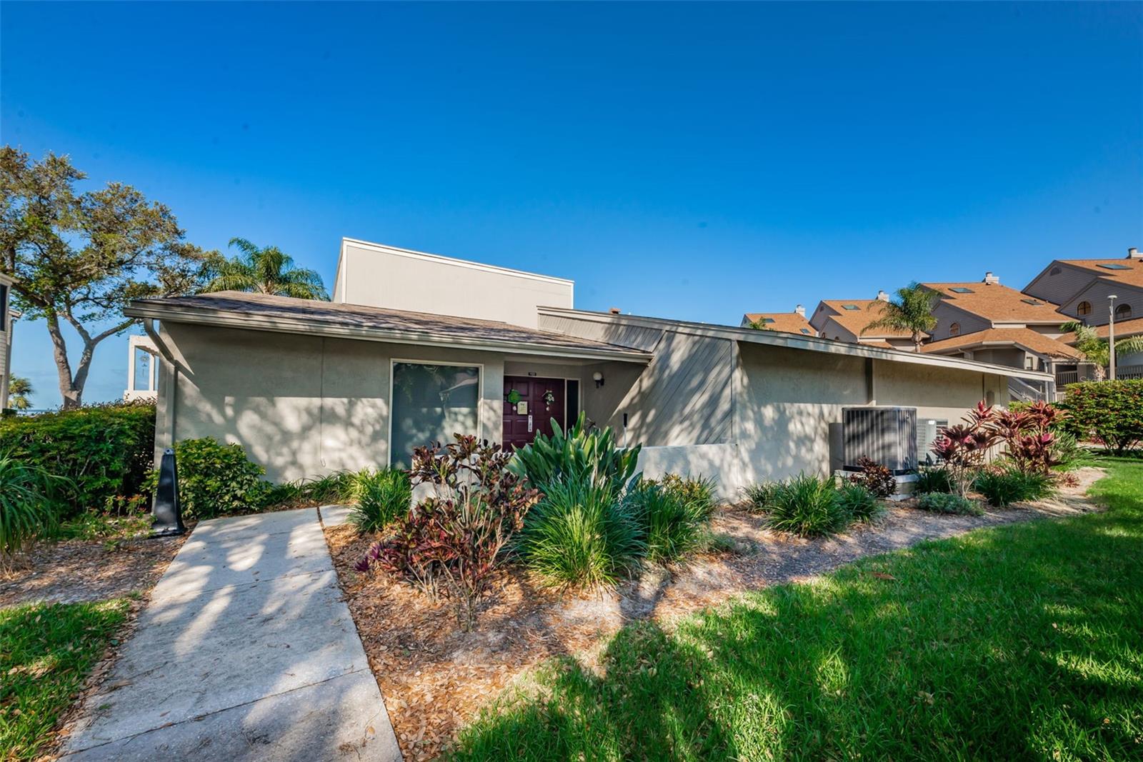 Image 36 of 76 For 421 Windrush Bay Drive 421