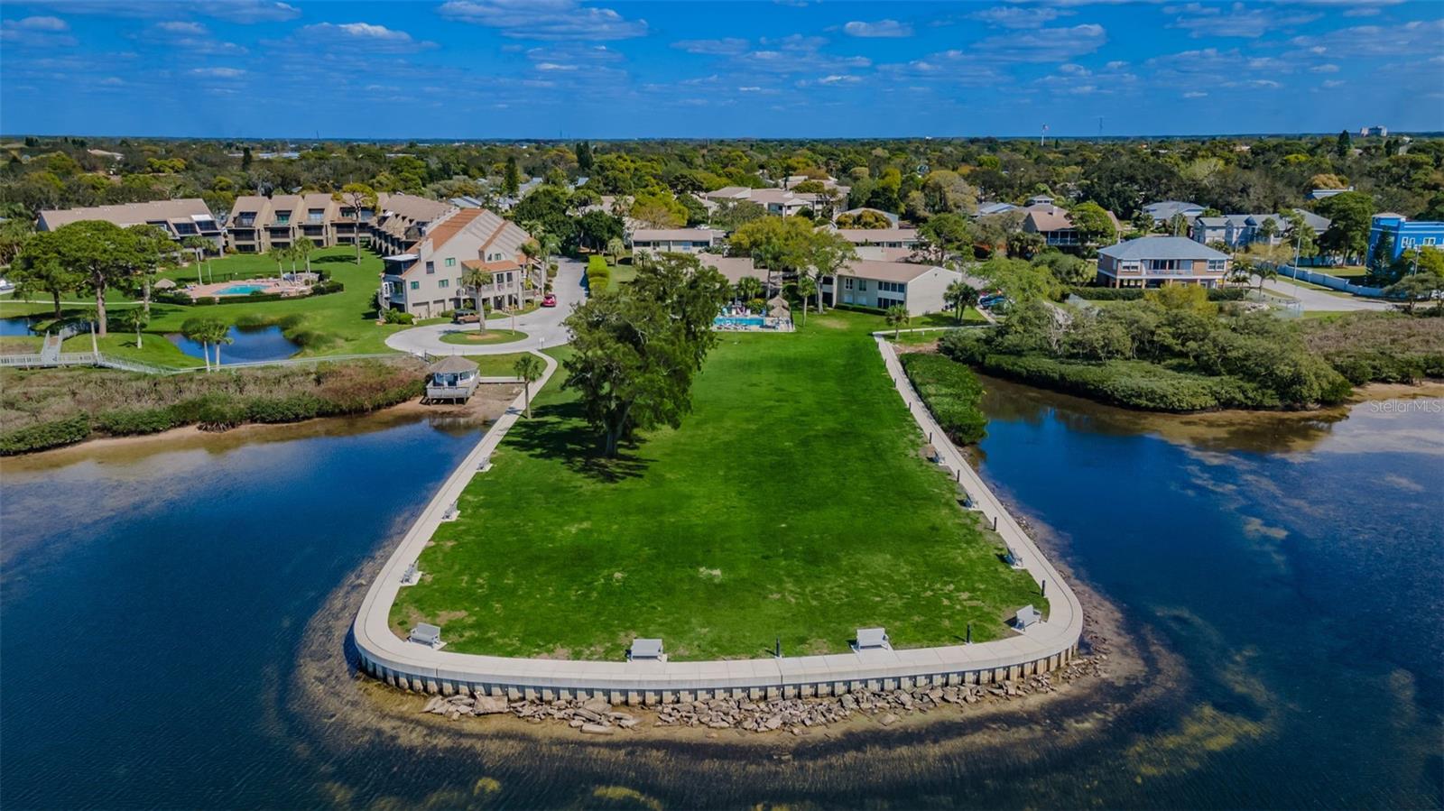 Image 48 of 76 For 421 Windrush Bay Drive 421