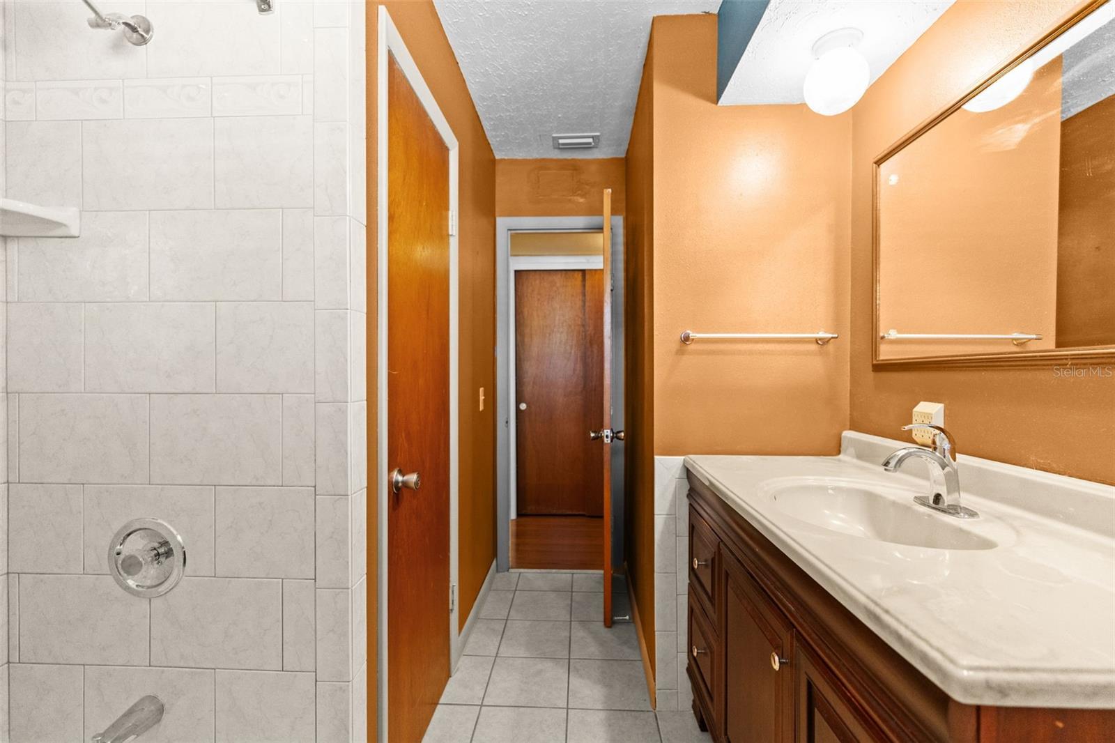 Image 26 of 49 For 1233 Lorie Circle