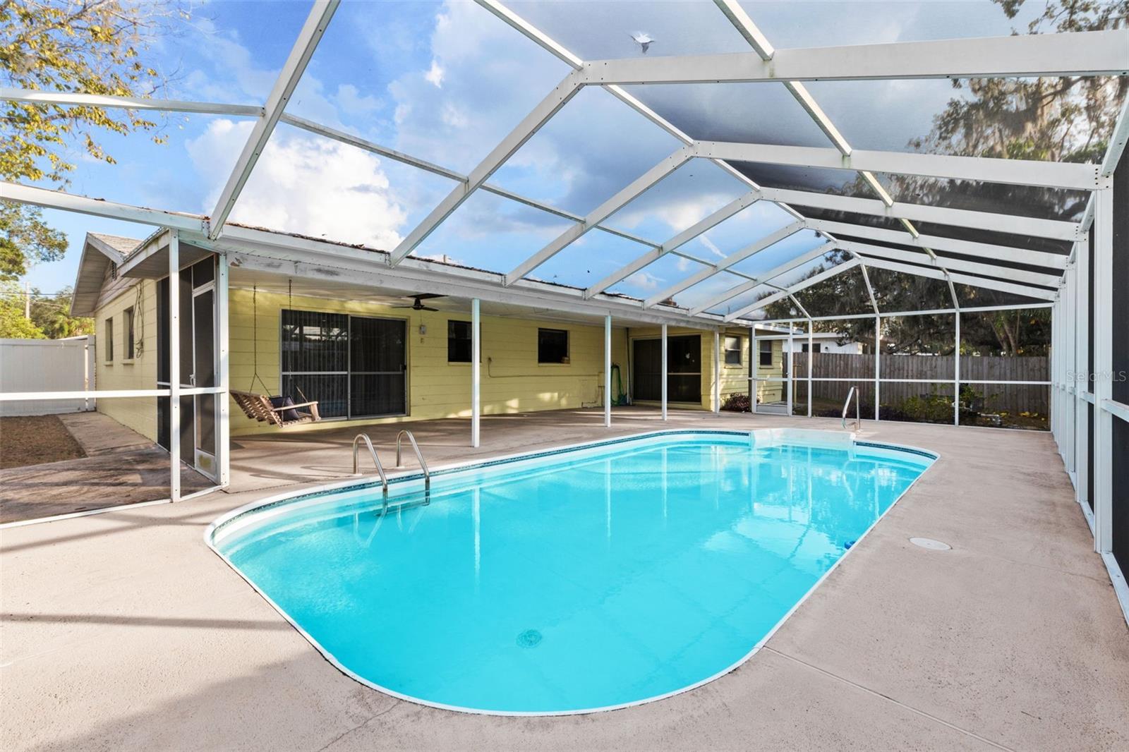 Image 4 of 49 For 1233 Lorie Circle