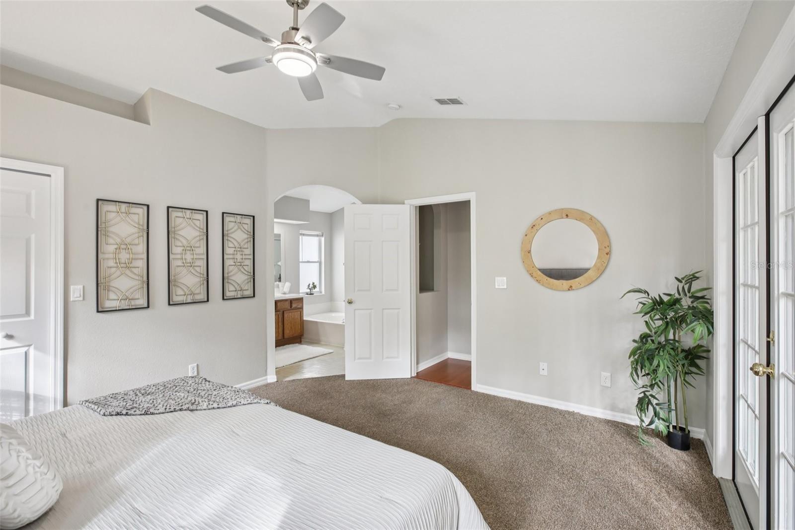 Image 17 of 36 For 4632 Whispering Park Lane