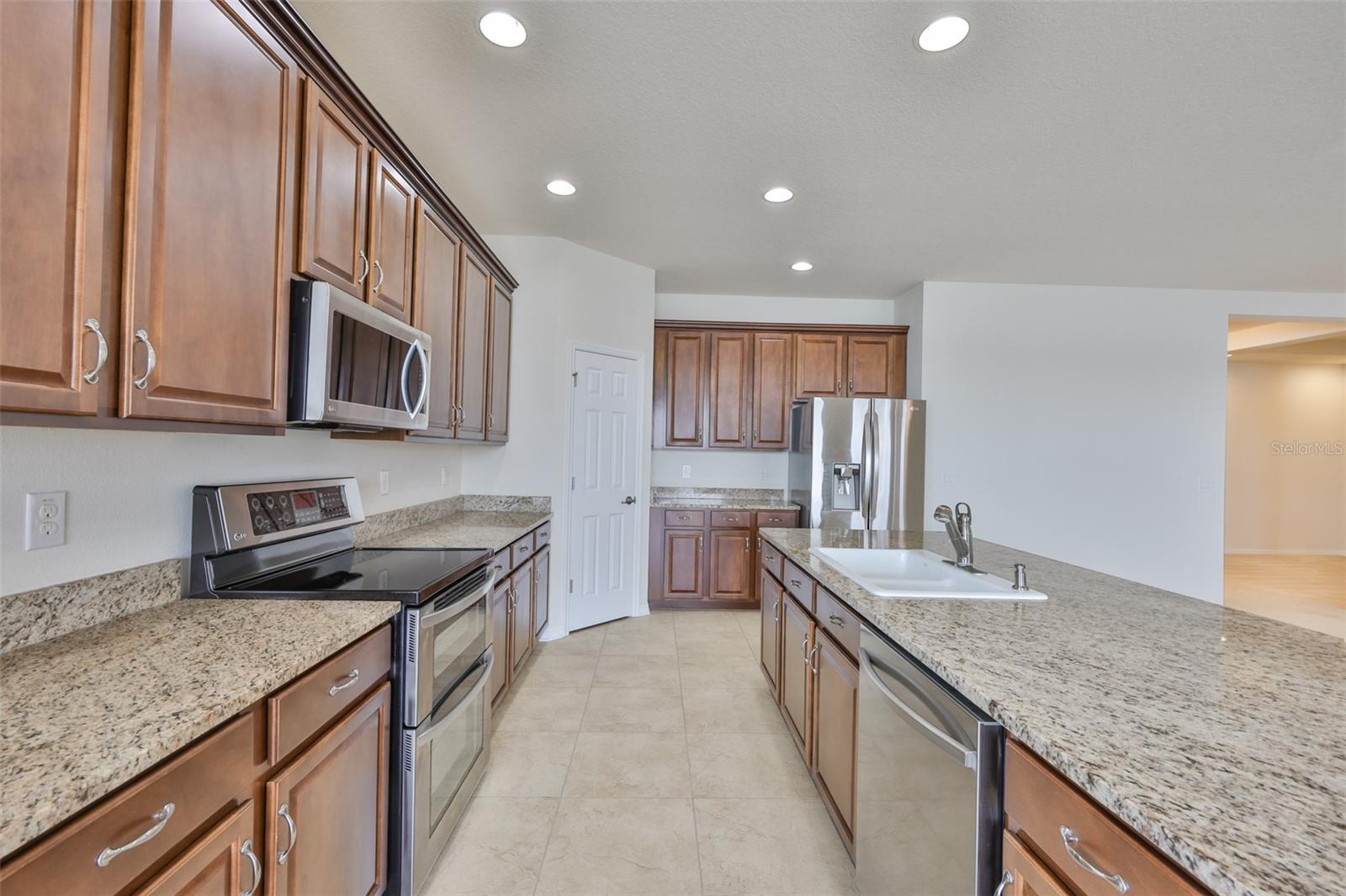 Image 22 of 55 For 626 15th Avenue Nw