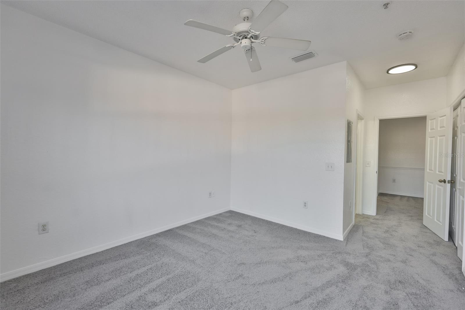 Image 14 of 30 For 18001 Richmond Place Drive