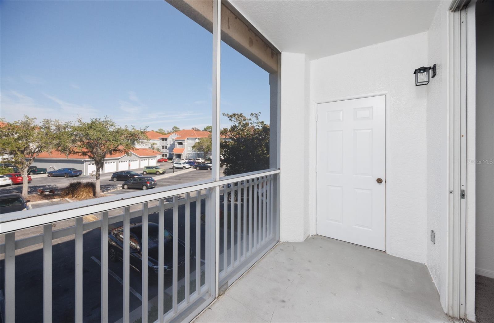 Image 20 of 30 For 18001 Richmond Place Drive