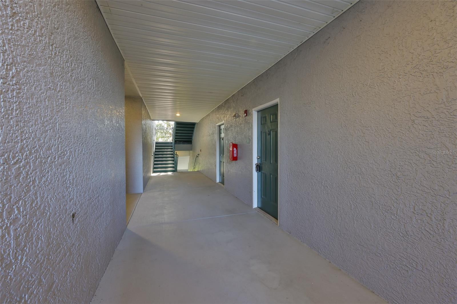 Image 21 of 30 For 18001 Richmond Place Drive