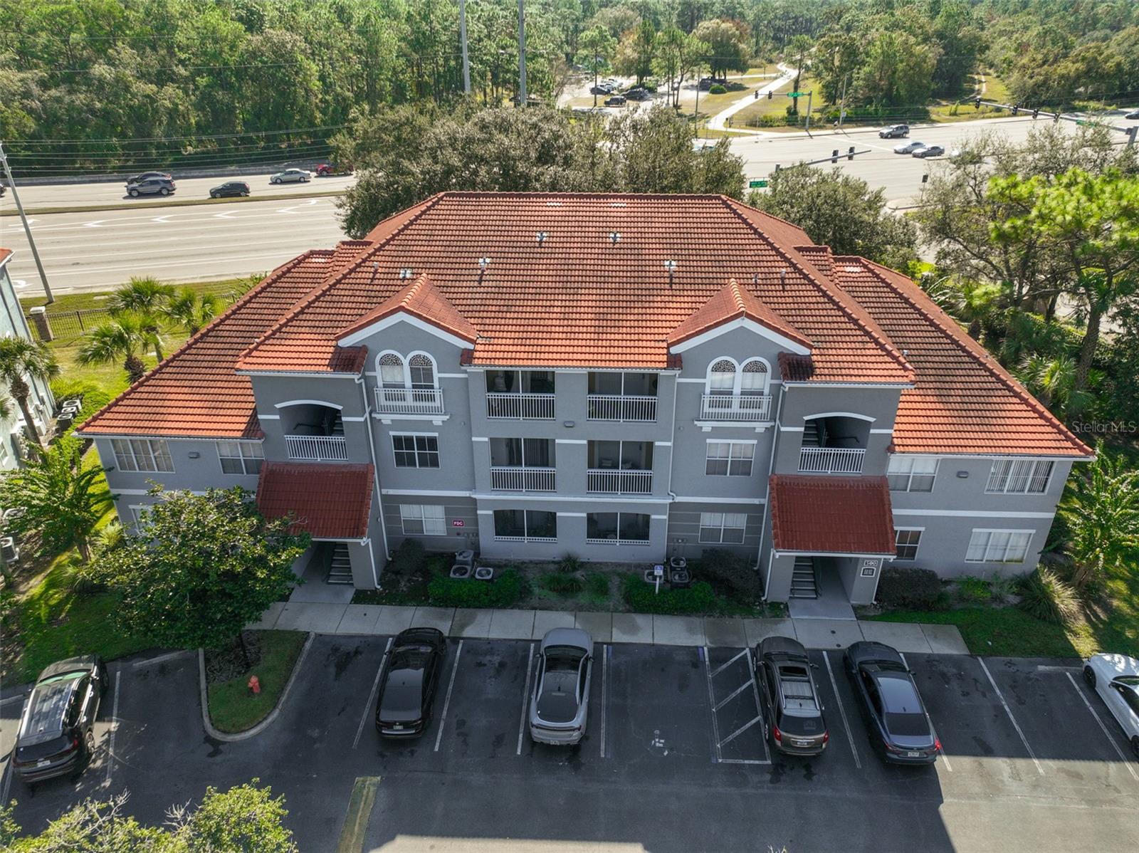 Image 22 of 30 For 18001 Richmond Place Drive