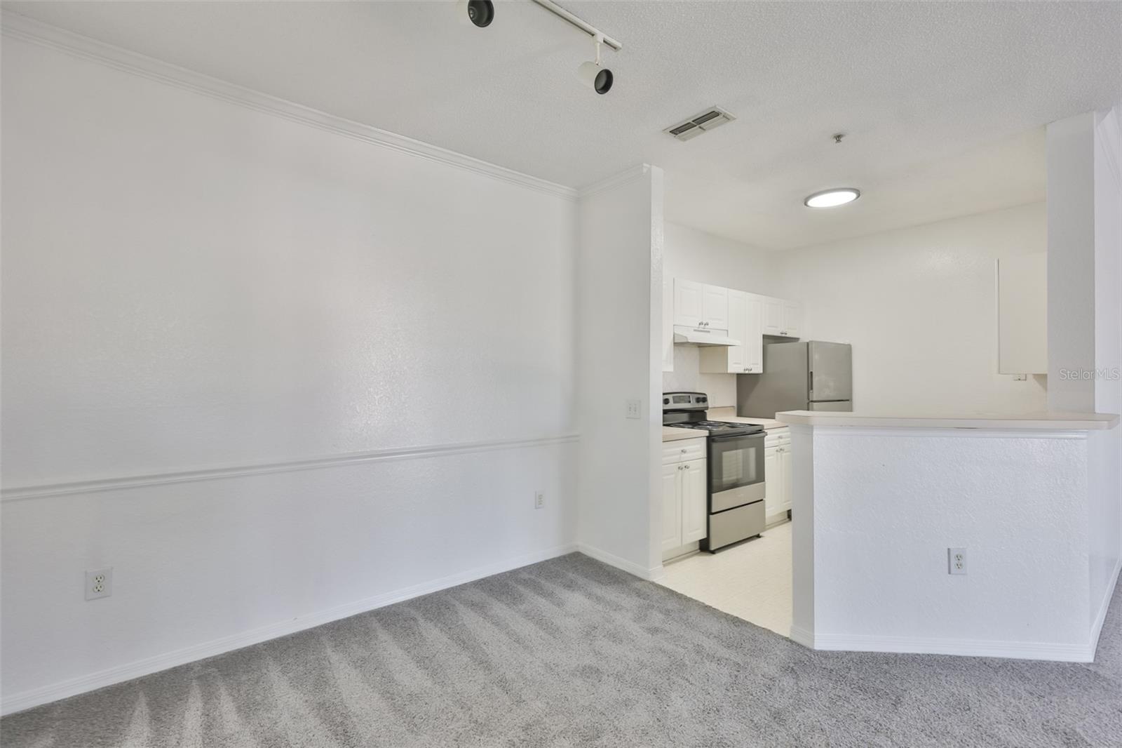 Image 3 of 30 For 18001 Richmond Place Drive