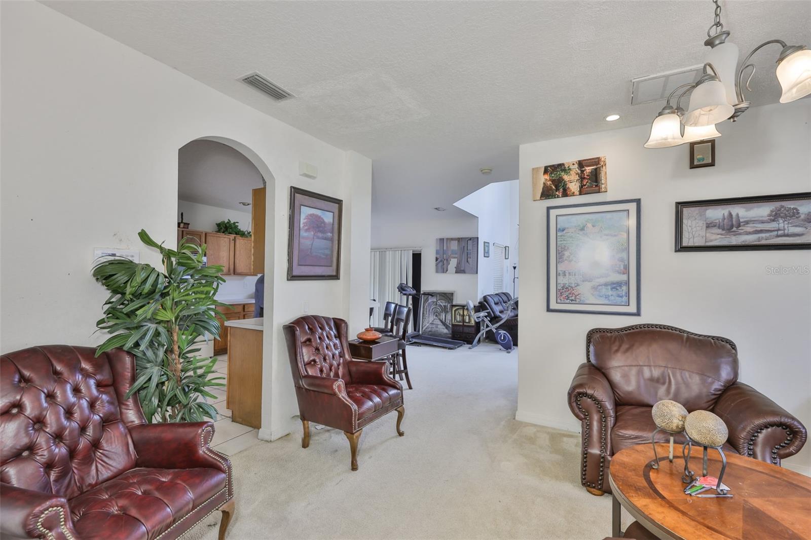 Image 8 of 40 For 702 Cristelle Jean Drive