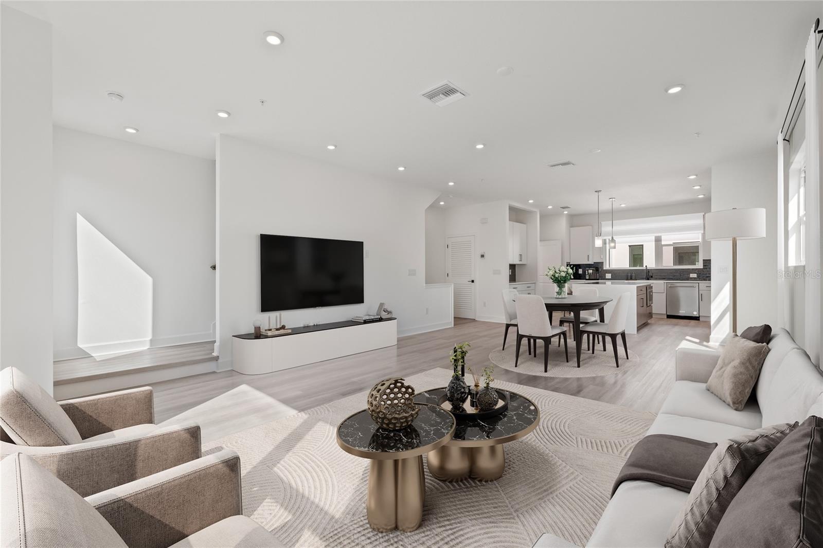 Listing photo id 21 for 307 15th Street N