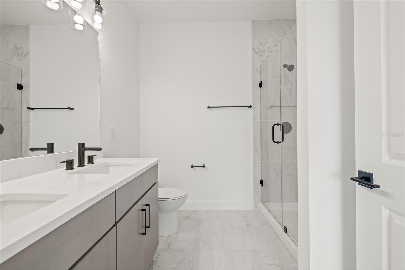 Listing photo id 24 for 307 15th Street N