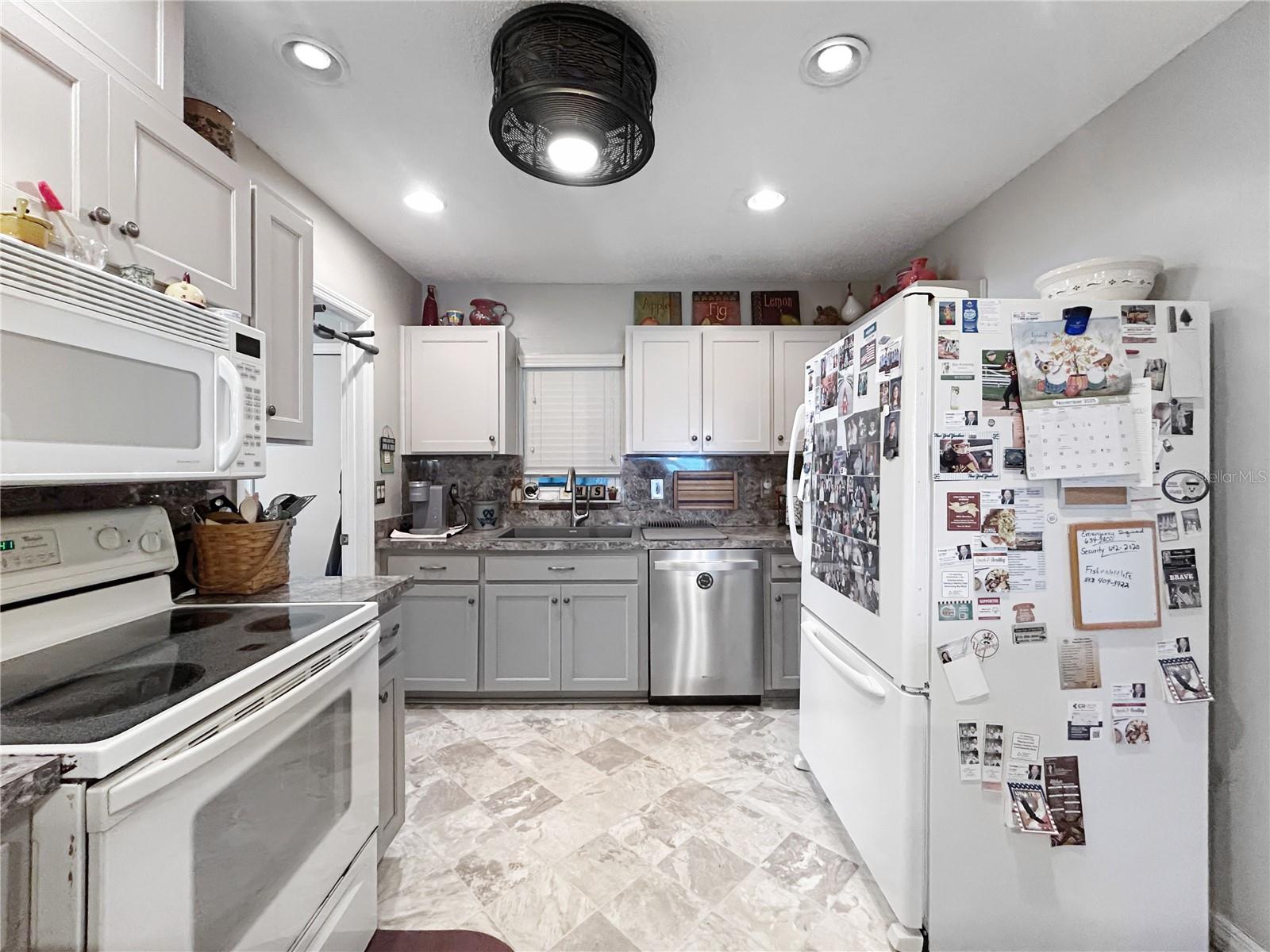 Image 14 of 41 For 1308 Bluewater Drive