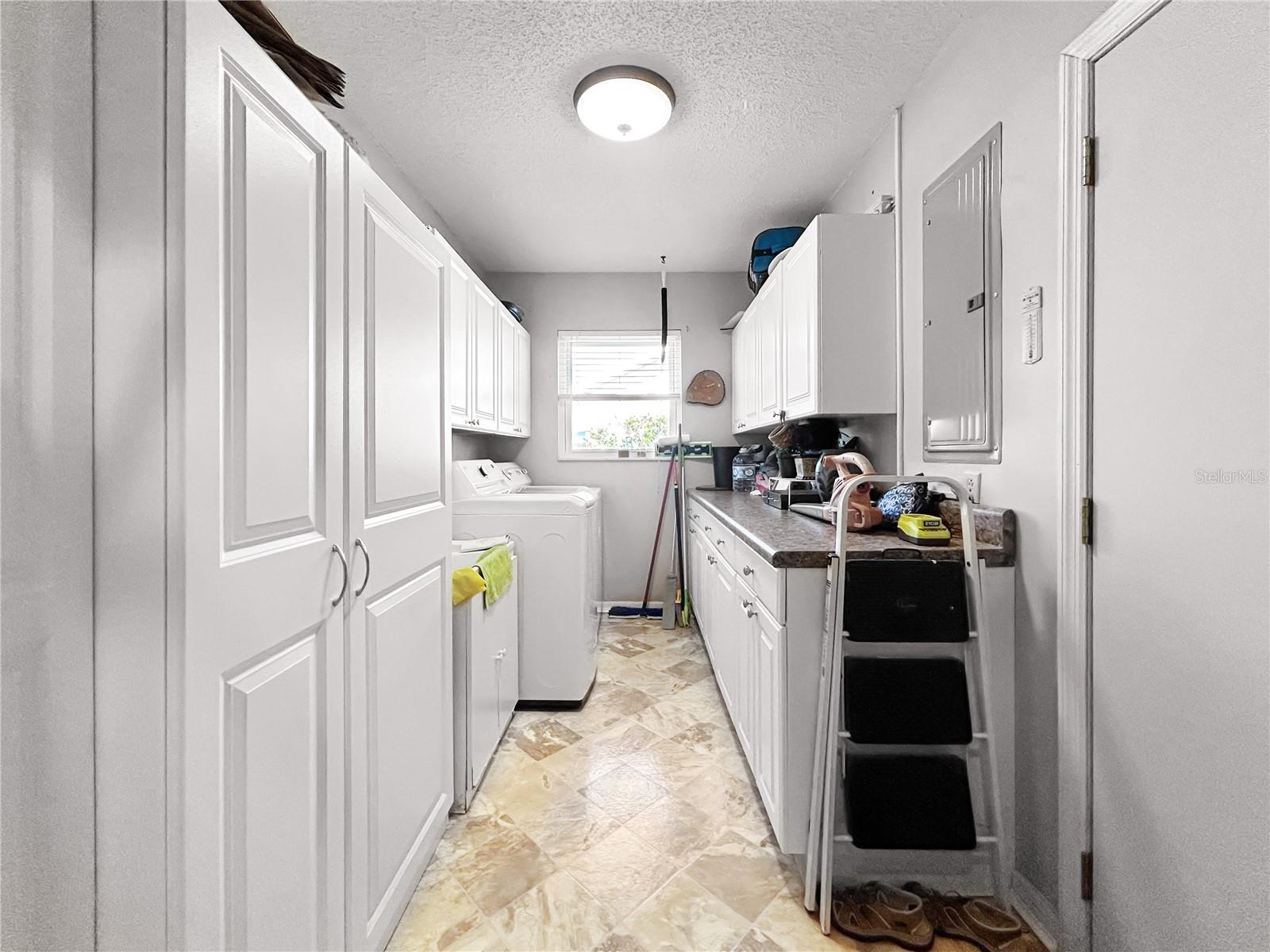 Image 15 of 41 For 1308 Bluewater Drive