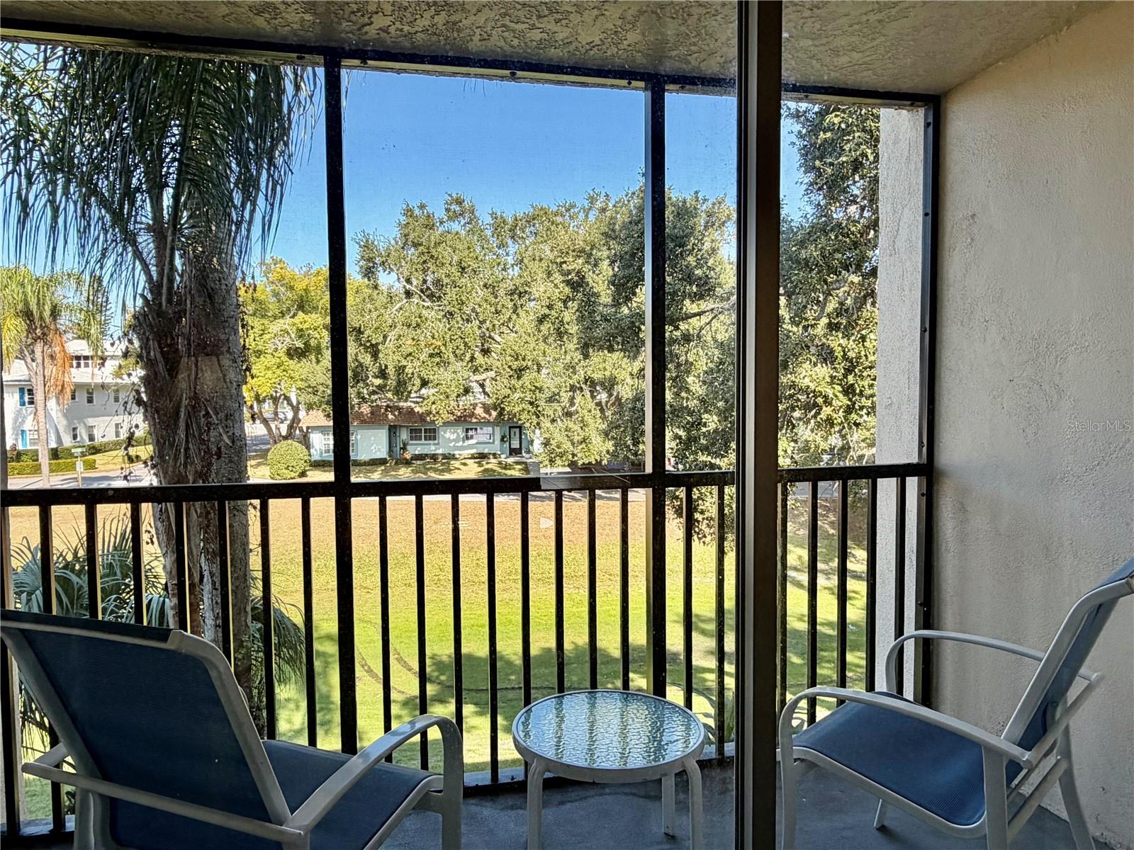 Image 18 of 30 For 851 Maple Court 209