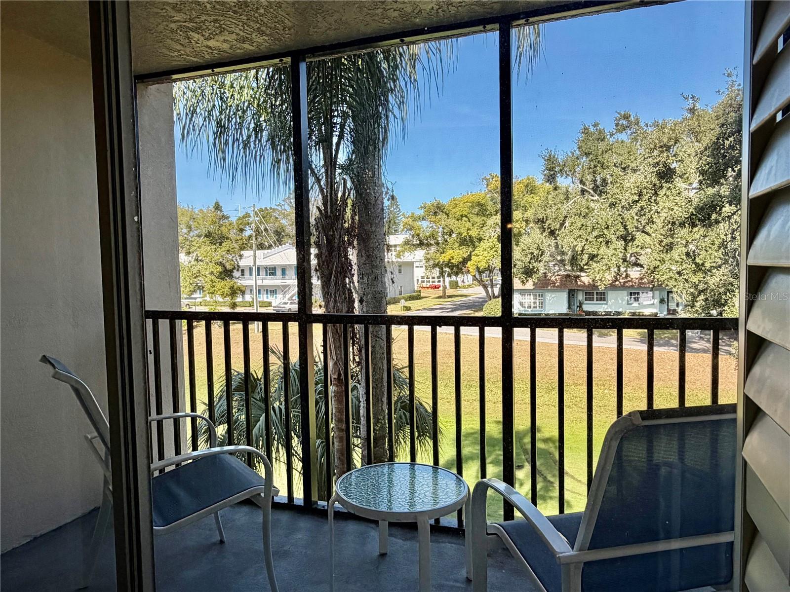 Image 19 of 30 For 851 Maple Court 209