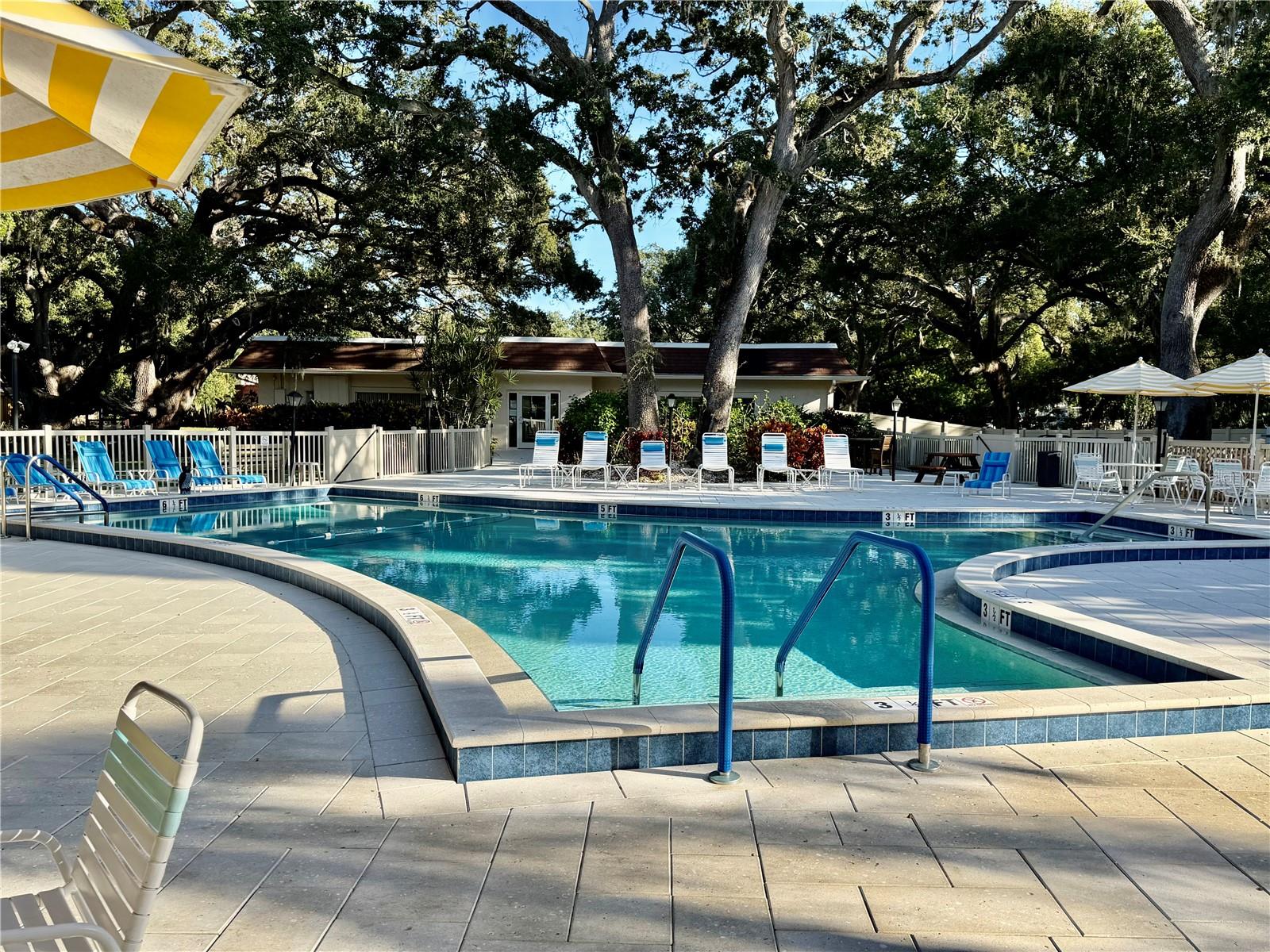 Image 8 of 30 For 851 Maple Court 209