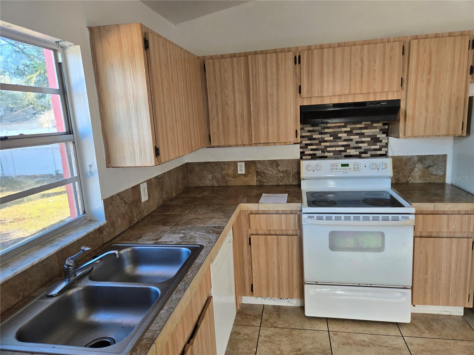 Image 17 of 27 For 9224 Camino Villa Boulevard