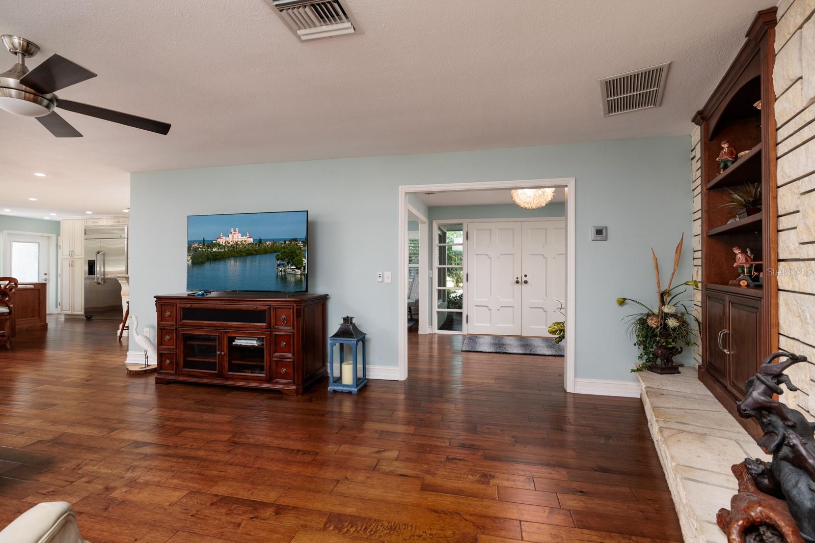 Image 15 of 55 For 2309 Jones Court