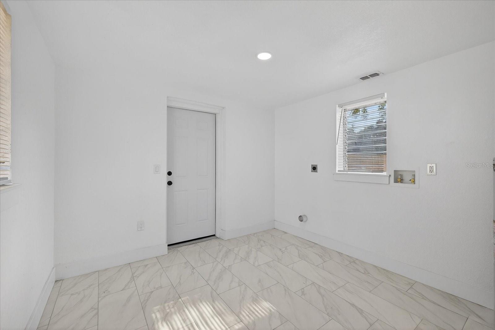 Image 20 of 29 For 1607 Stevensons Drive