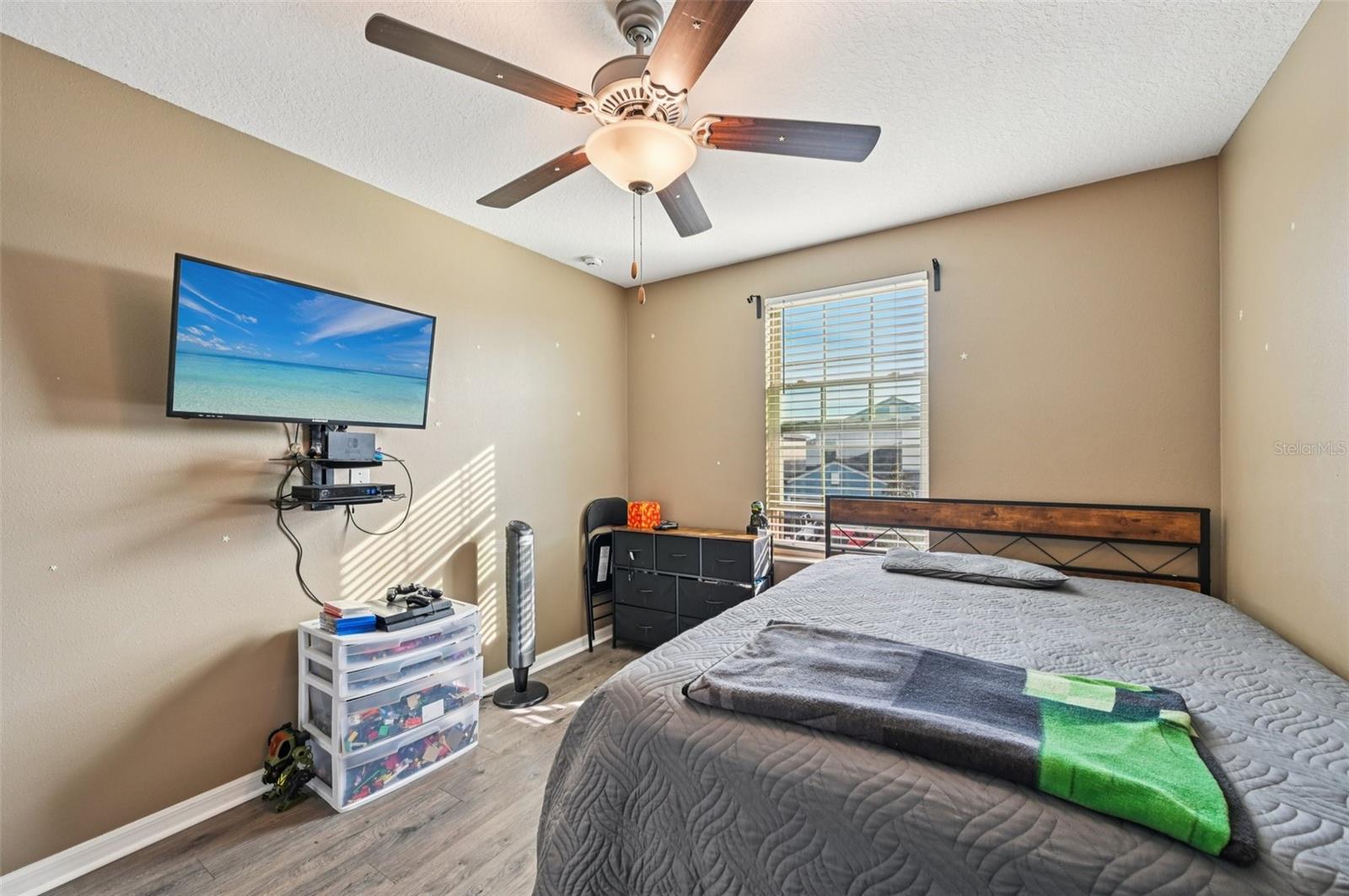 Image 28 of 60 For 15461 Broad Brush Drive