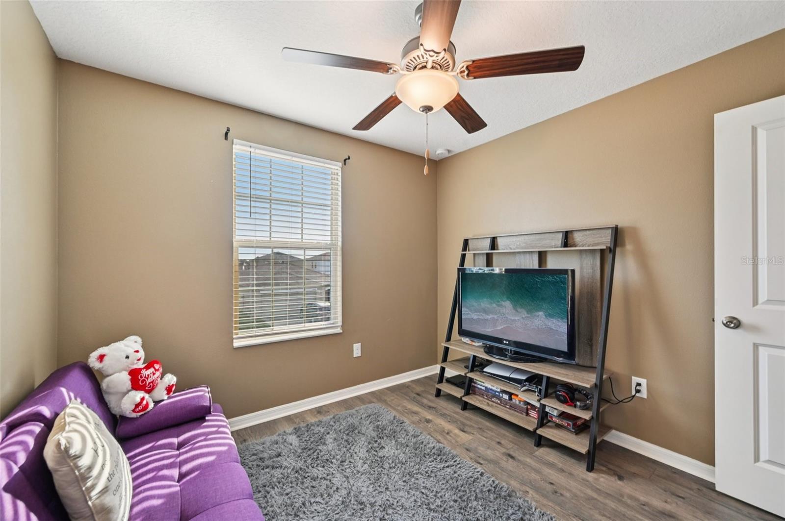 Image 32 of 60 For 15461 Broad Brush Drive