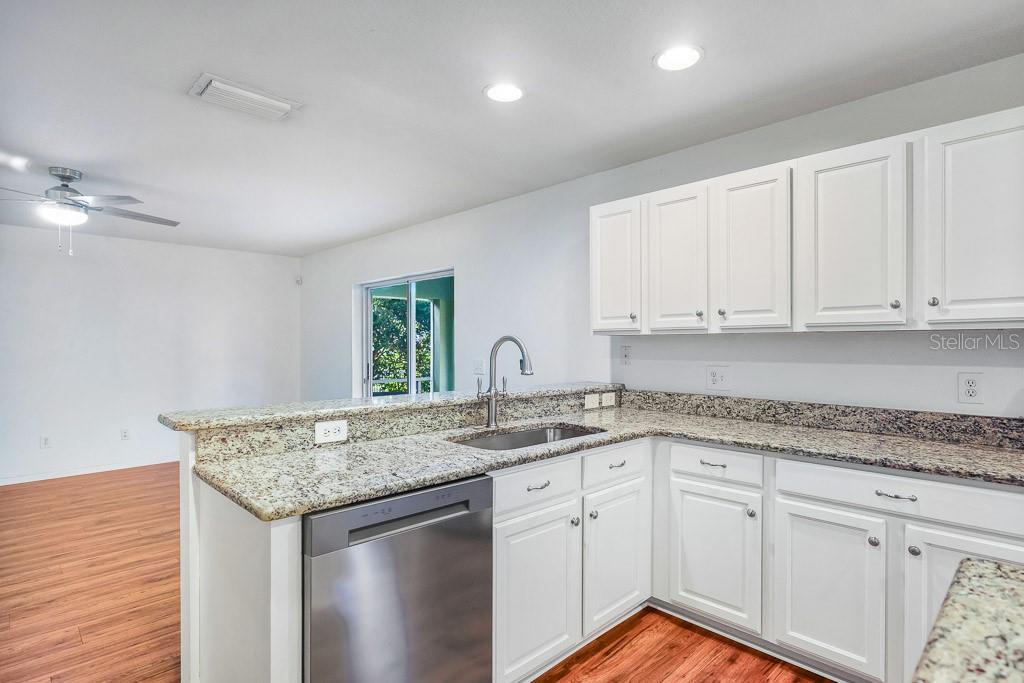 Image 12 of 41 For 15016 Heronglen Drive