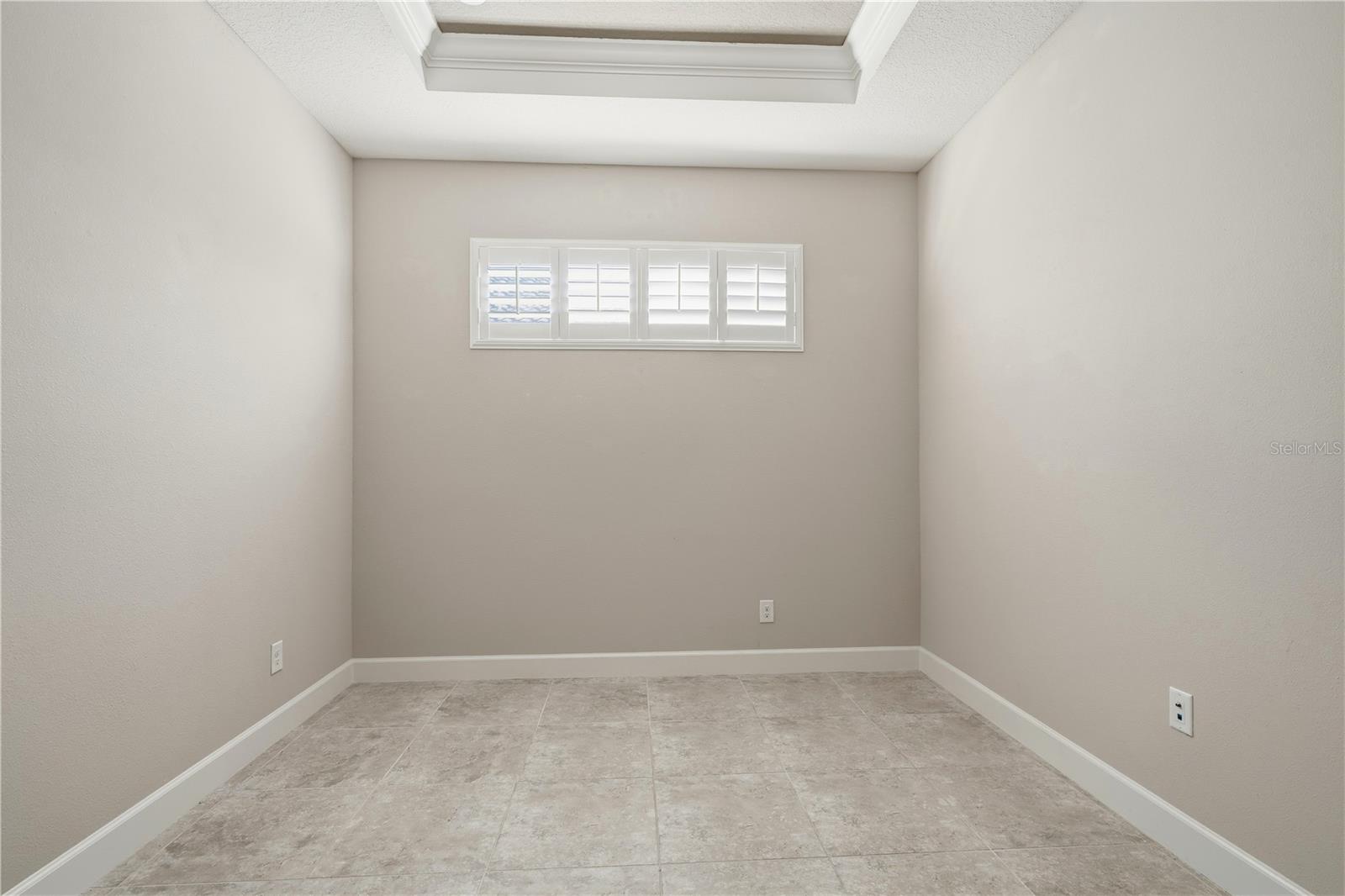 Listing photo id 13 for 20112 Sorano Hill Place