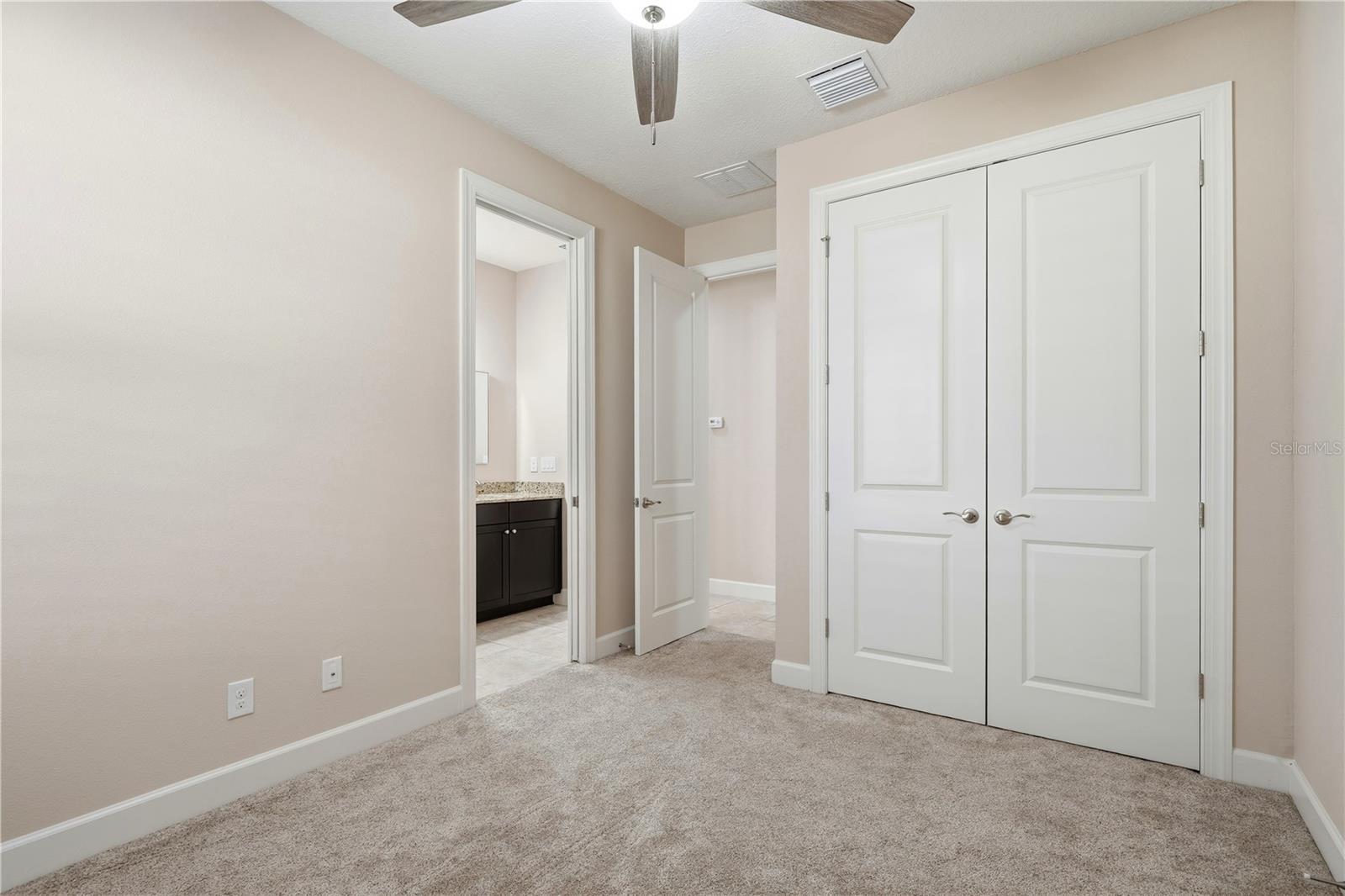 Listing photo id 15 for 20112 Sorano Hill Place