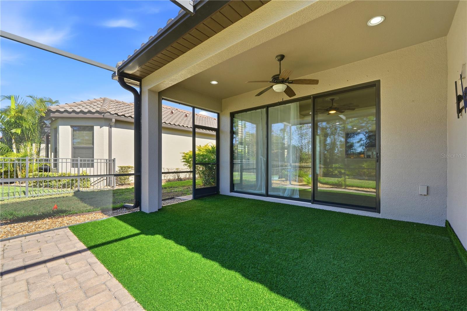 Listing photo id 31 for 20112 Sorano Hill Place