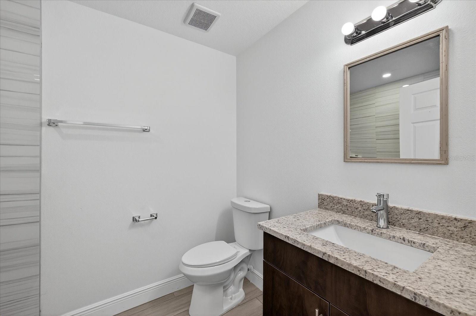 Image 16 of 24 For 4151 Oakfield Avenue