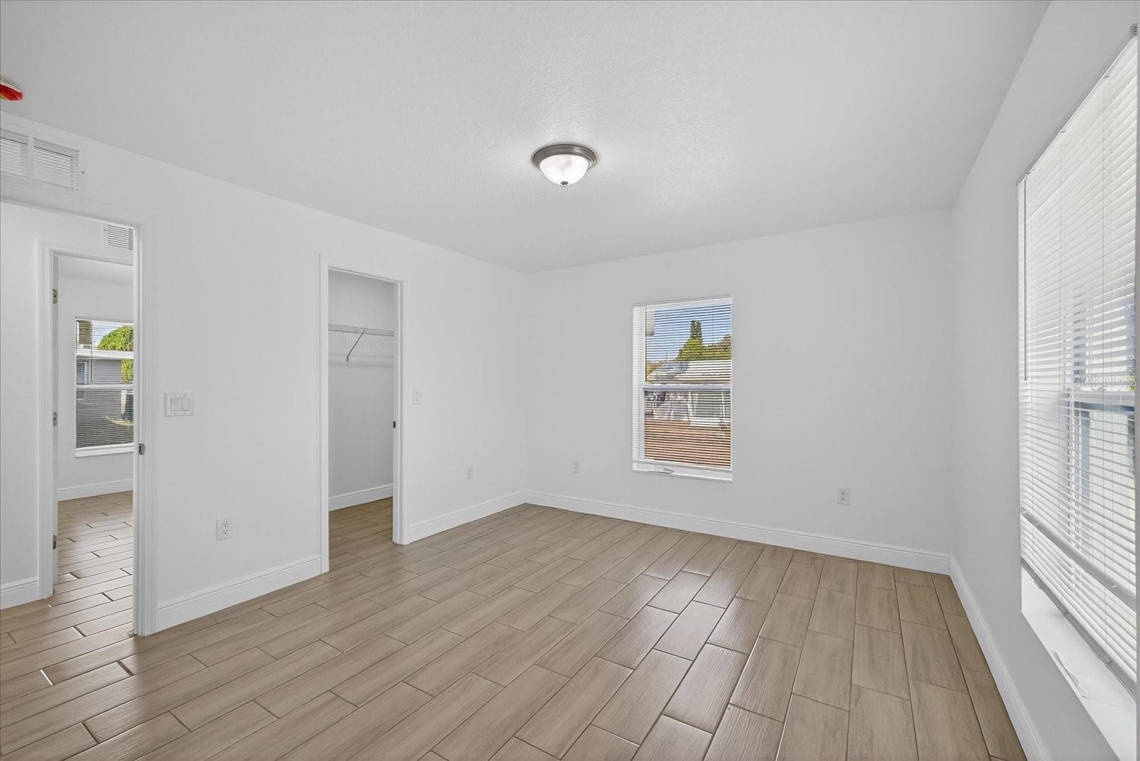 Image 21 of 24 For 4151 Oakfield Avenue