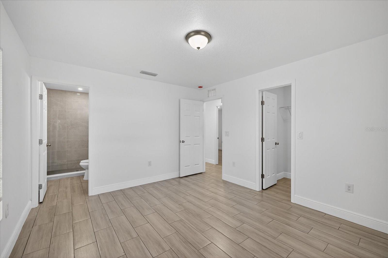 Image 23 of 24 For 4151 Oakfield Avenue