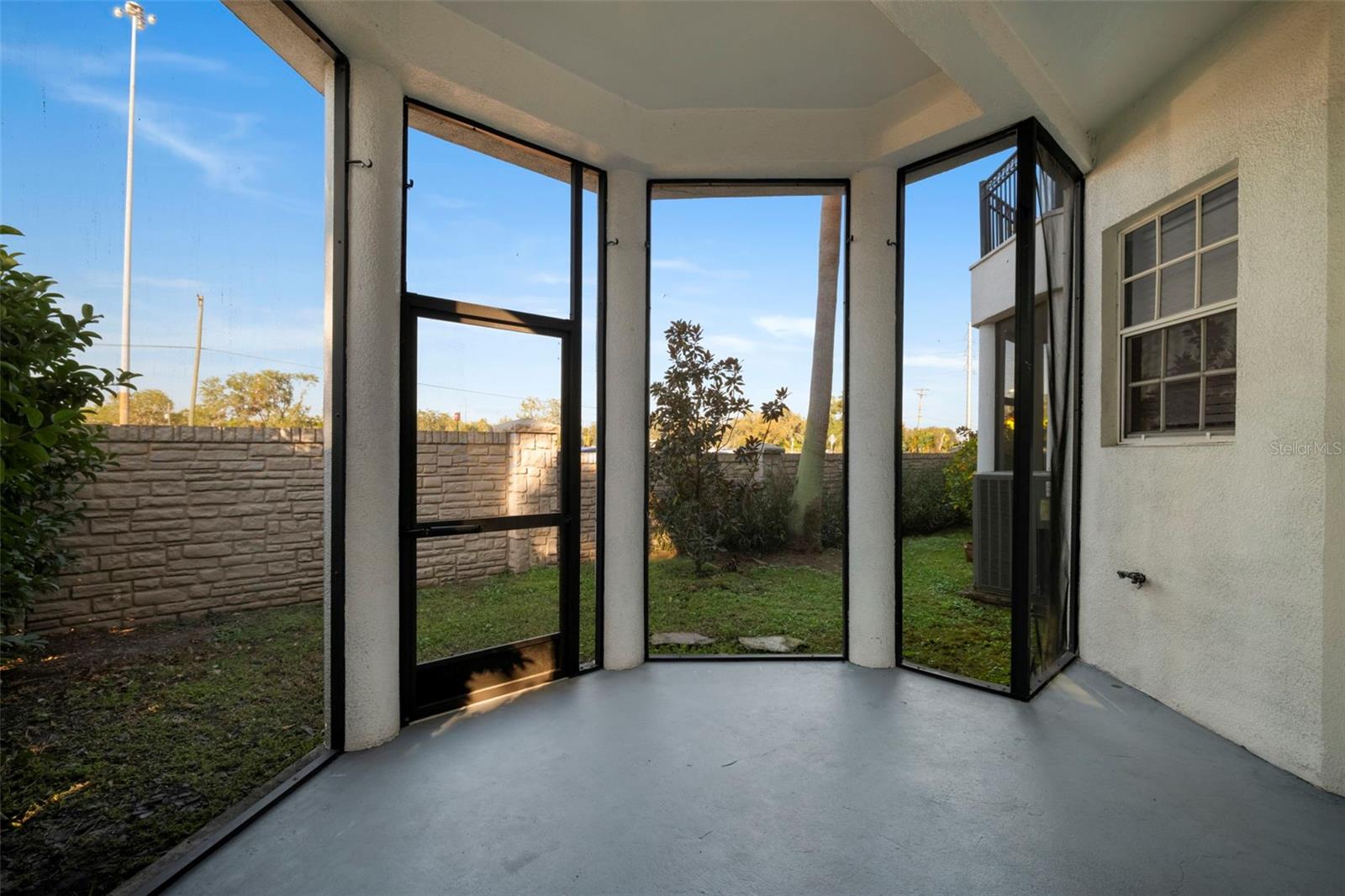 Image 17 of 44 For 8604 Miramar Terrace Circle