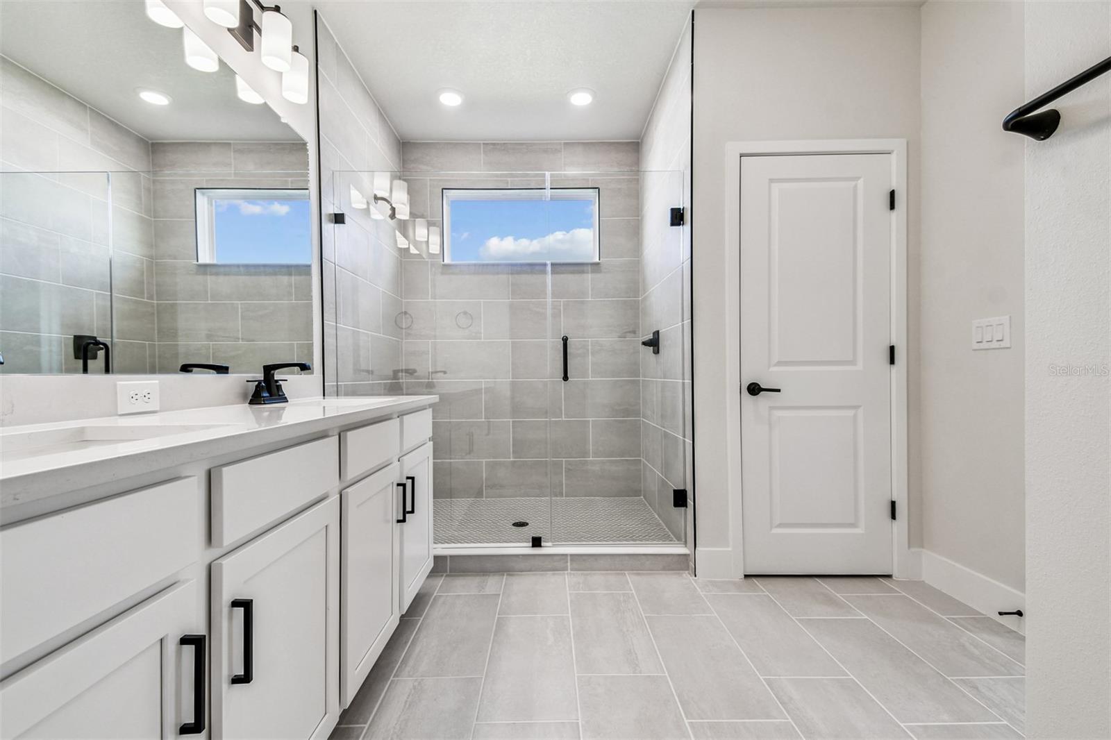 Image 20 of 37 For 11718 Full Moon Loop