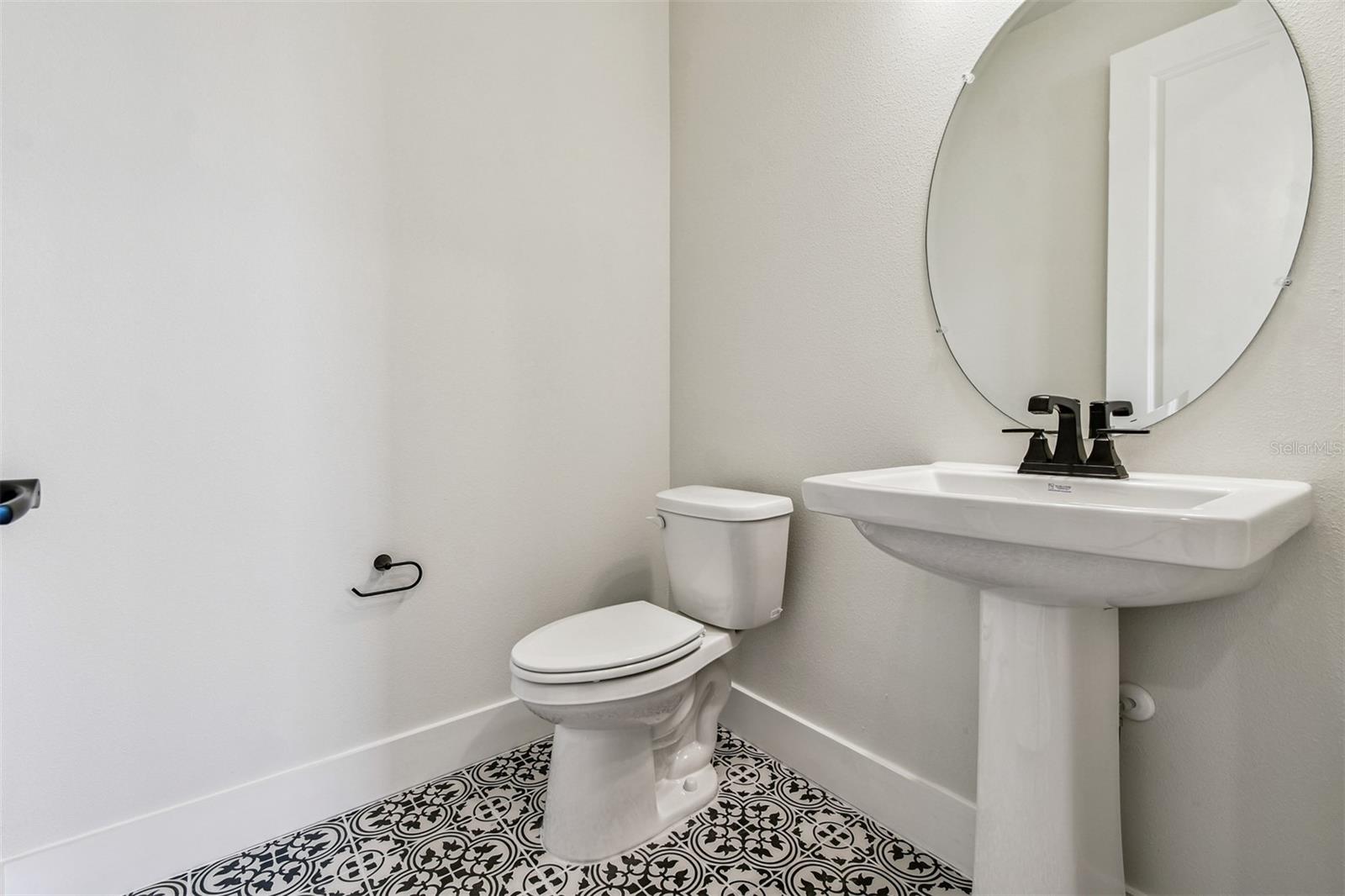 Image 30 of 37 For 11718 Full Moon Loop