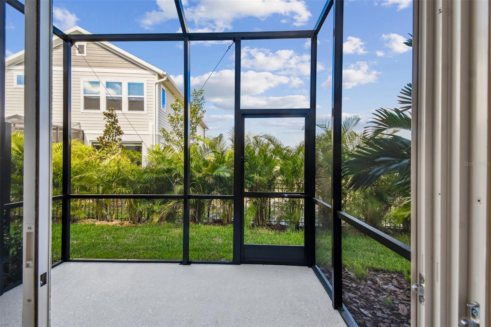 Image 37 of 37 For 11718 Full Moon Loop