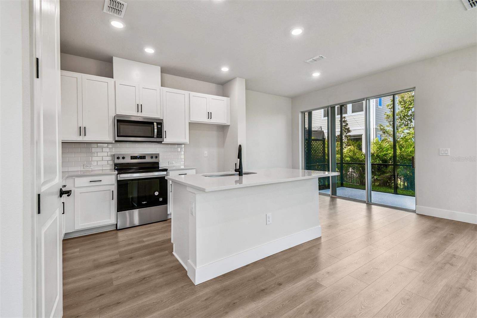 Image 5 of 37 For 11718 Full Moon Loop