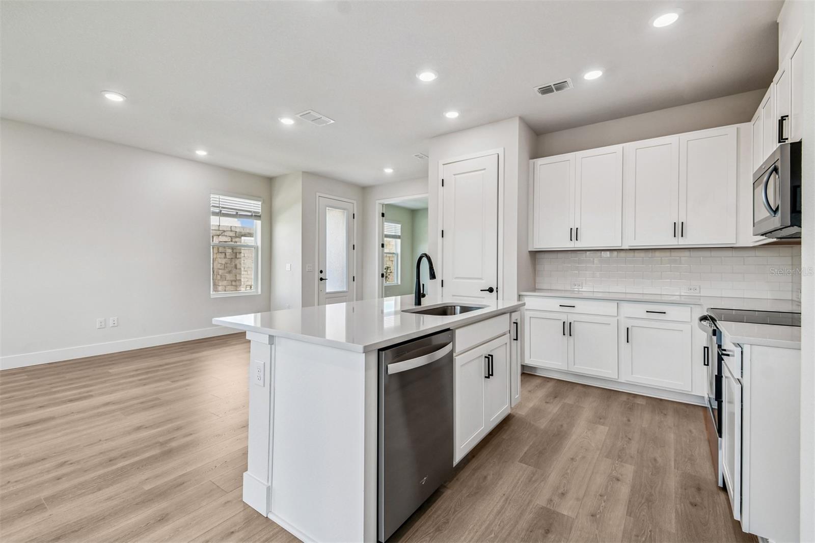 Image 7 of 37 For 11718 Full Moon Loop