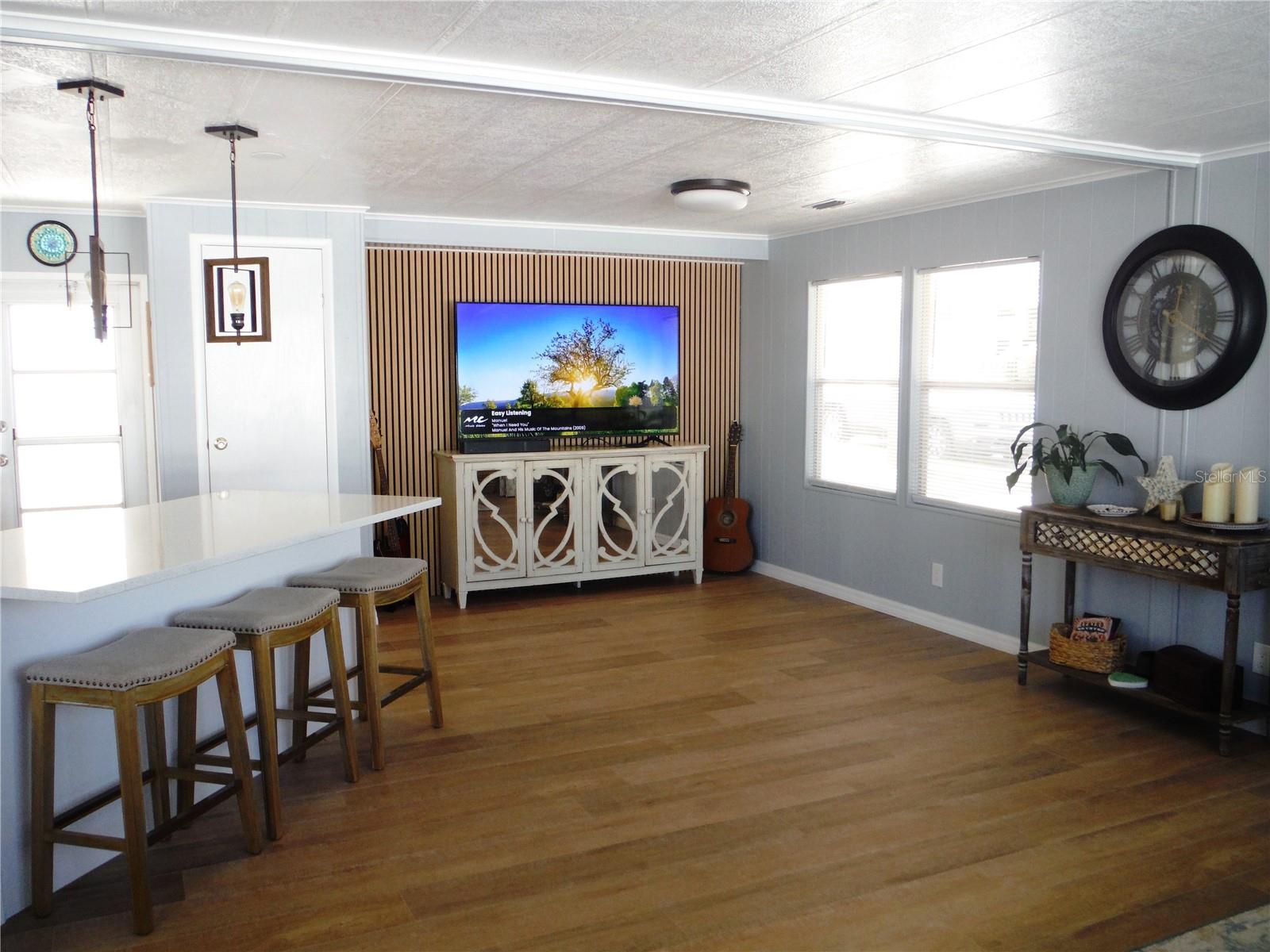 Image 10 of 35 For 91 Redwood Drive 7